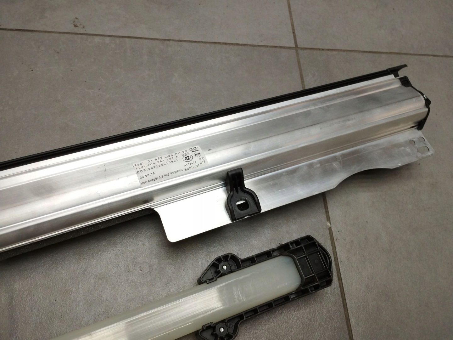 Audi A8 D4 4H blinds door right rear part 4H4861334A