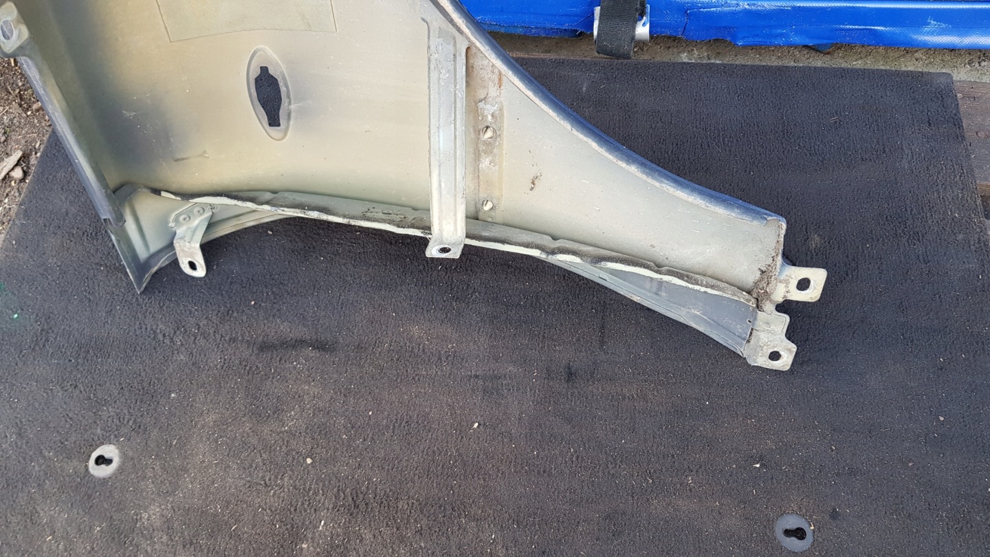 LANCIA THESIS 2.4 JTD fender left front 469A