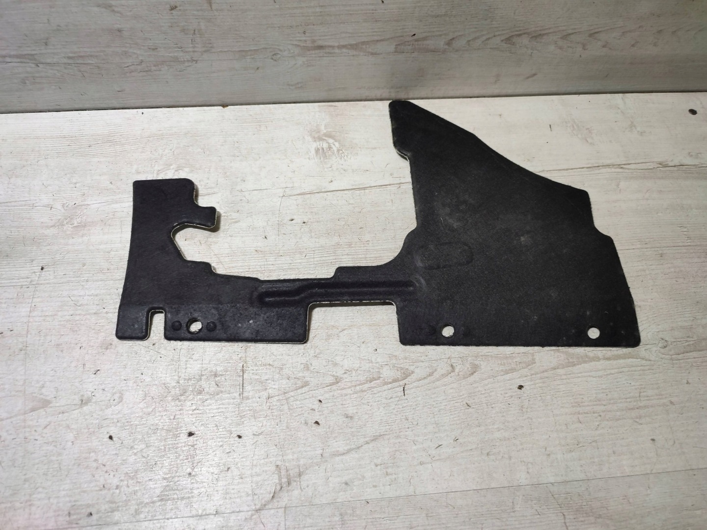 Peugeot 2008 and 2018 front side left soundproofing of the dashboard
