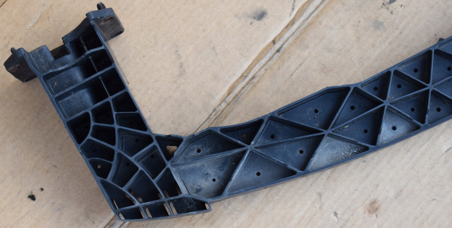 sider pillar of a bumper front CITROEN C5 III X7