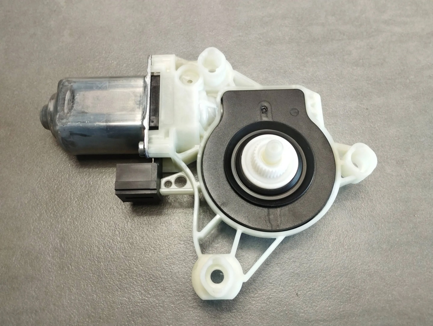 Audi Q4 e-tron Motor Fenster 4K0959812A