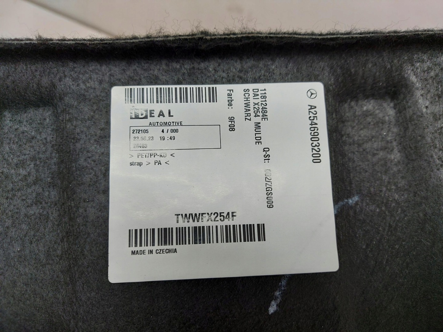 Mercedes W254 GLC 220d floor mats boot A2546903200