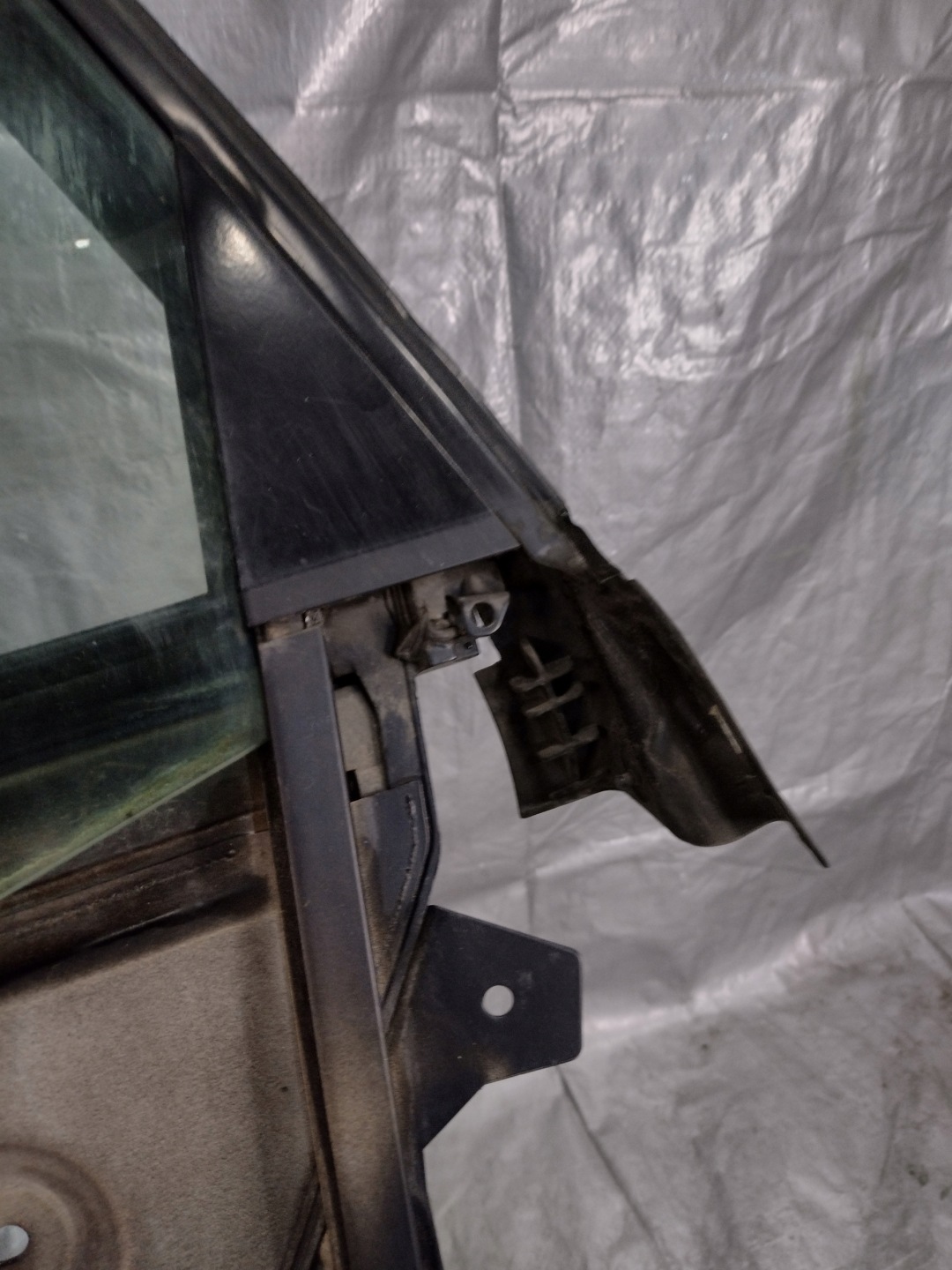 frame, window regulator left rear part Audi A3 8L 5D