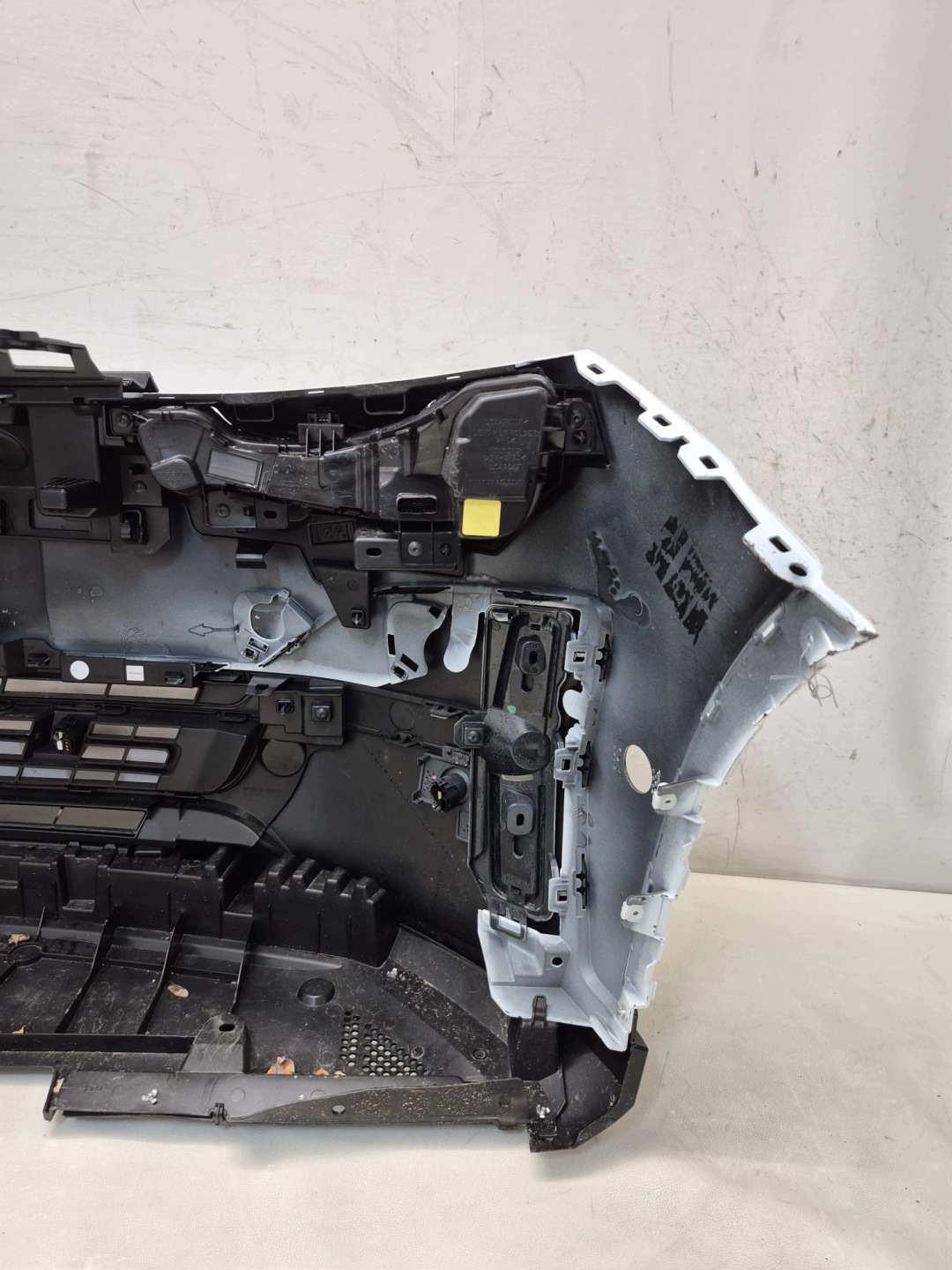 NISSAN MICRA K15 E-TECH VI 25- bumper front front PDC 8037040