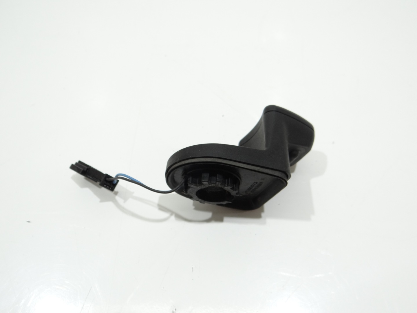 MIKROSTYK button of the opening bonnet boot BMW E61 9200673