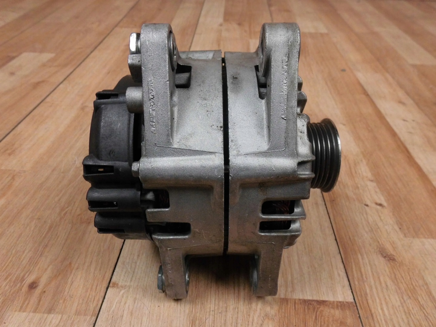 Kia Stinger 3.3 B alternator 37300-3L001