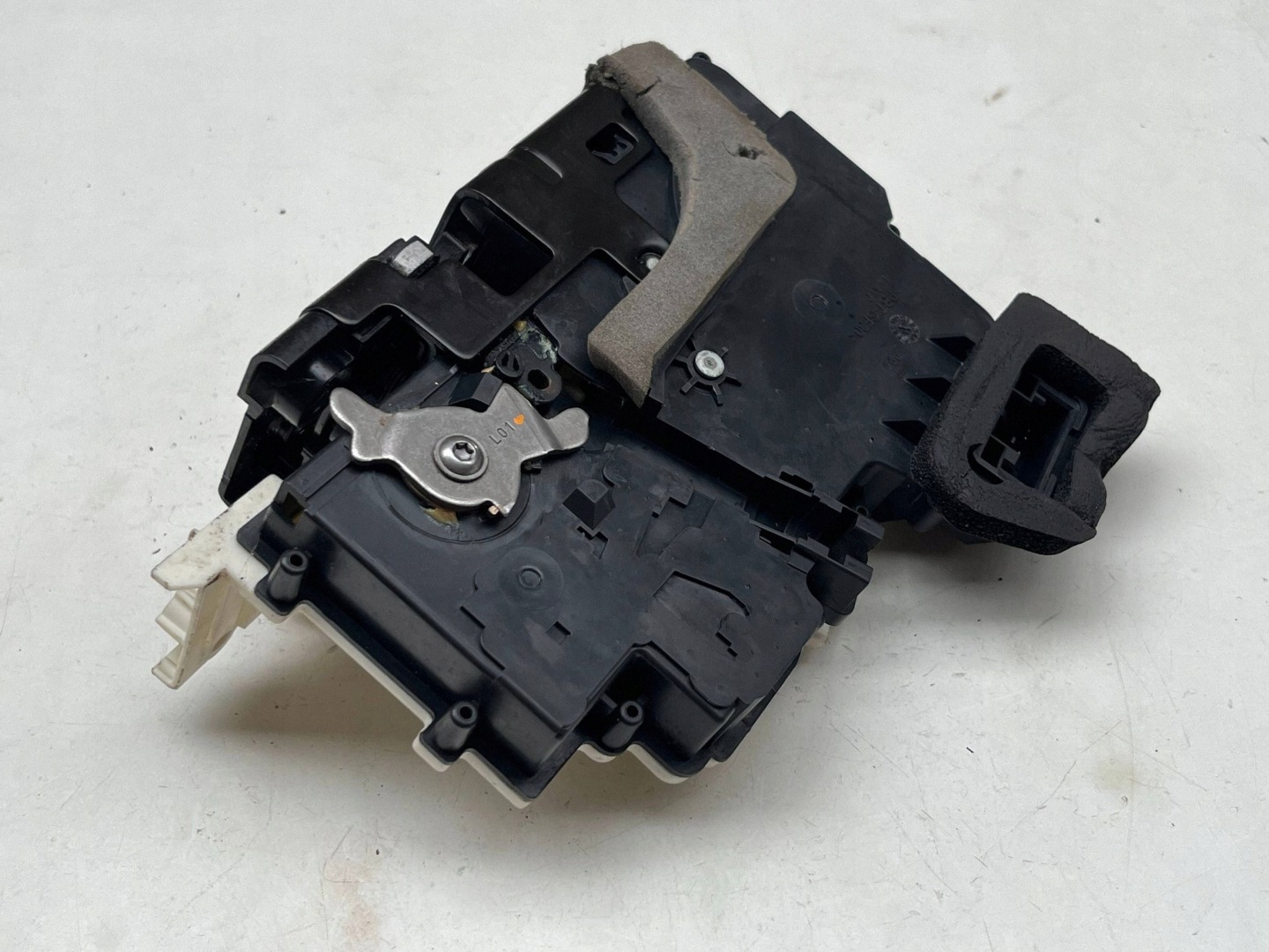 AUDI A6 C8 lock door left front 4K1837015H @M