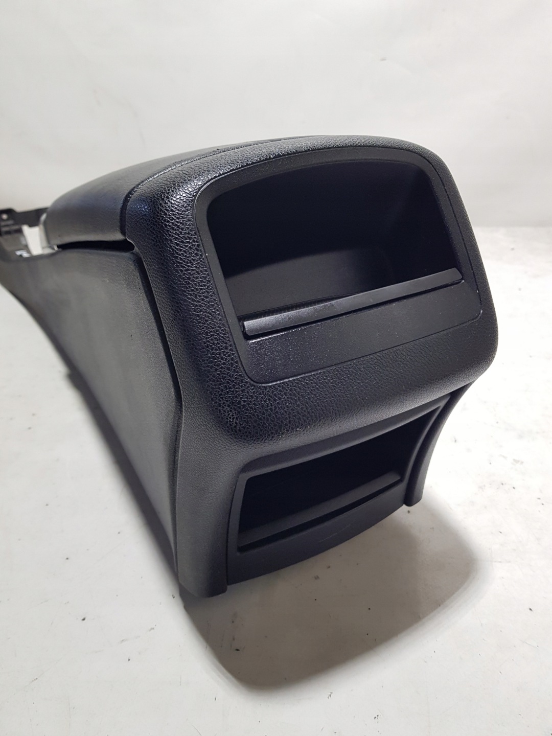 TUNEL central armrest MERCEDES W205