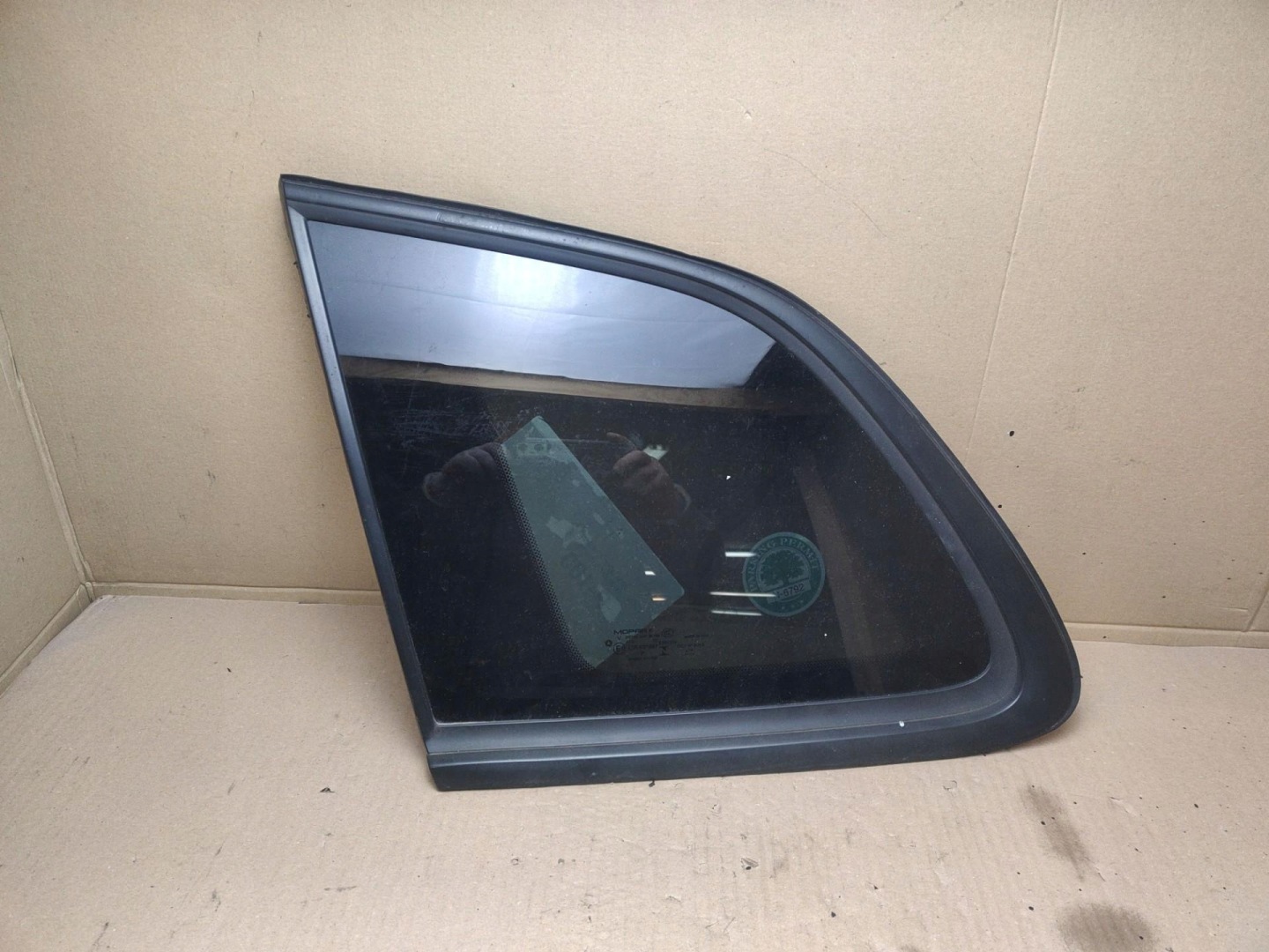 window bodywork rear part left side Jeep Cherokee 5 2014