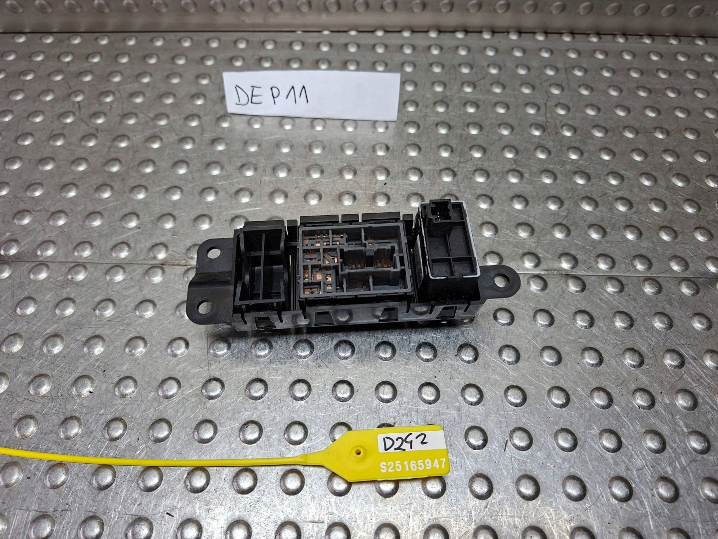 PANEL PRZYCISKOW NISSAN JUKE F15 LIFT 14- 681RUBV90A