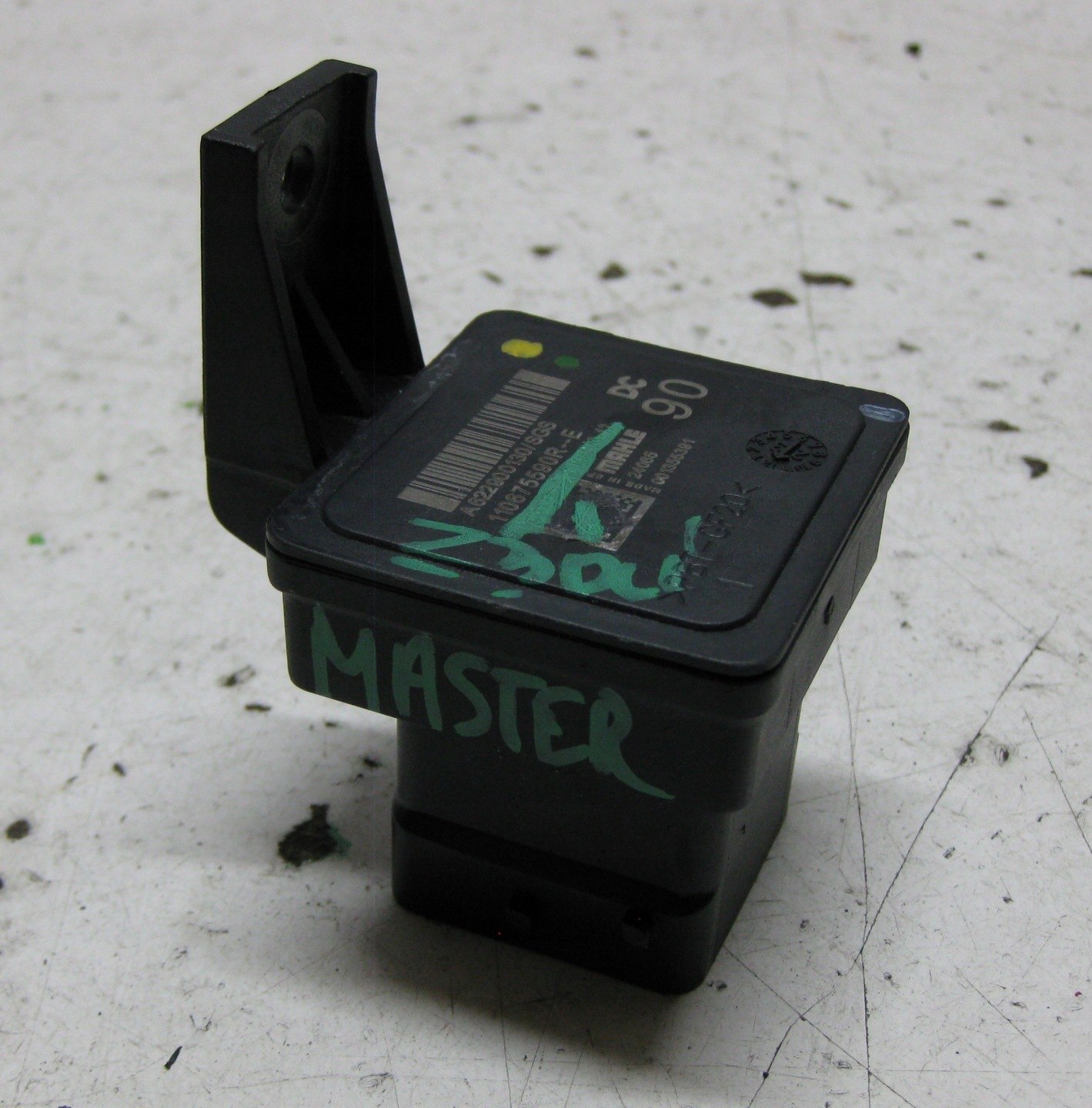 RENAULT MASTER III relay plugs ZAROWYCH 110675590R