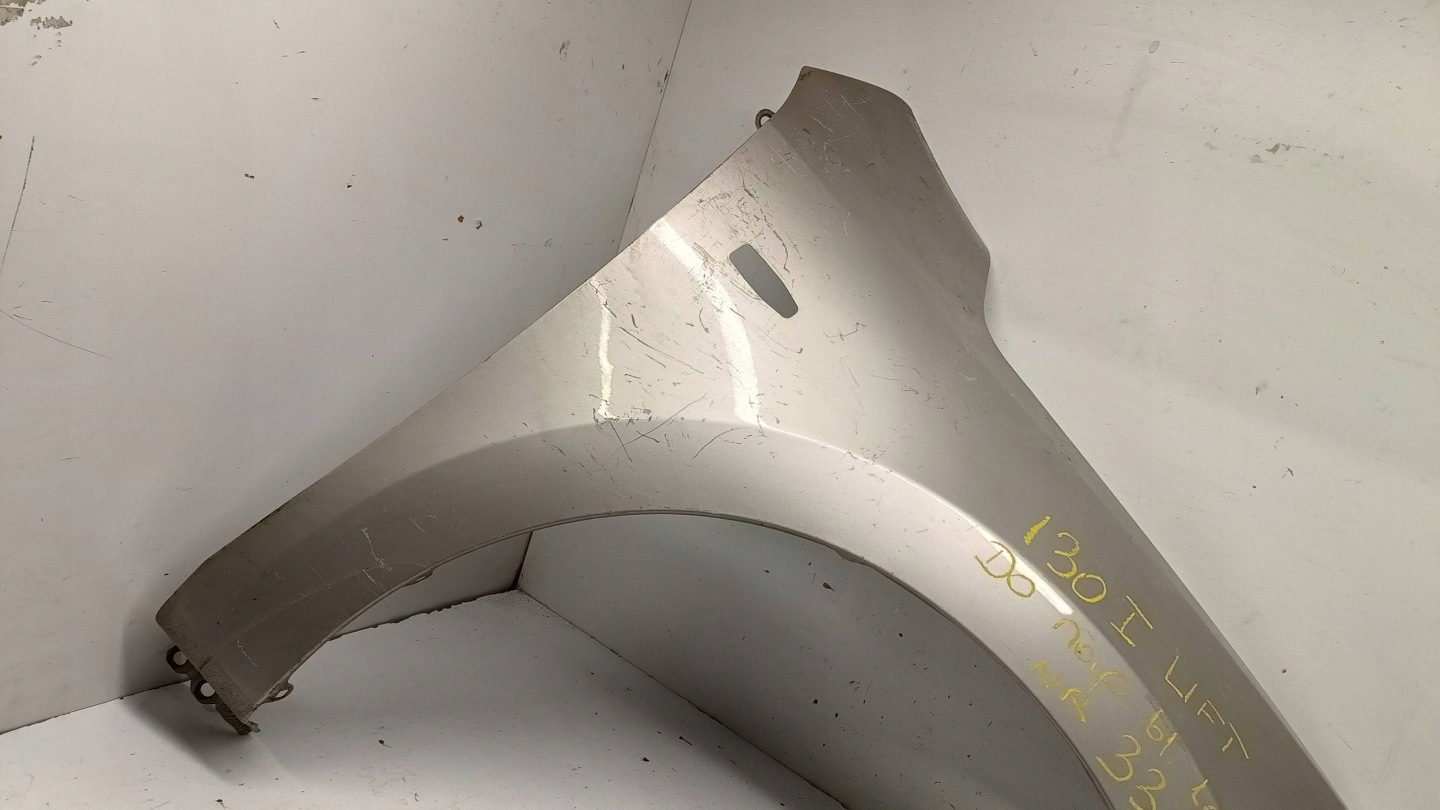 HYUNDAI I30 and fender front front right 2007
