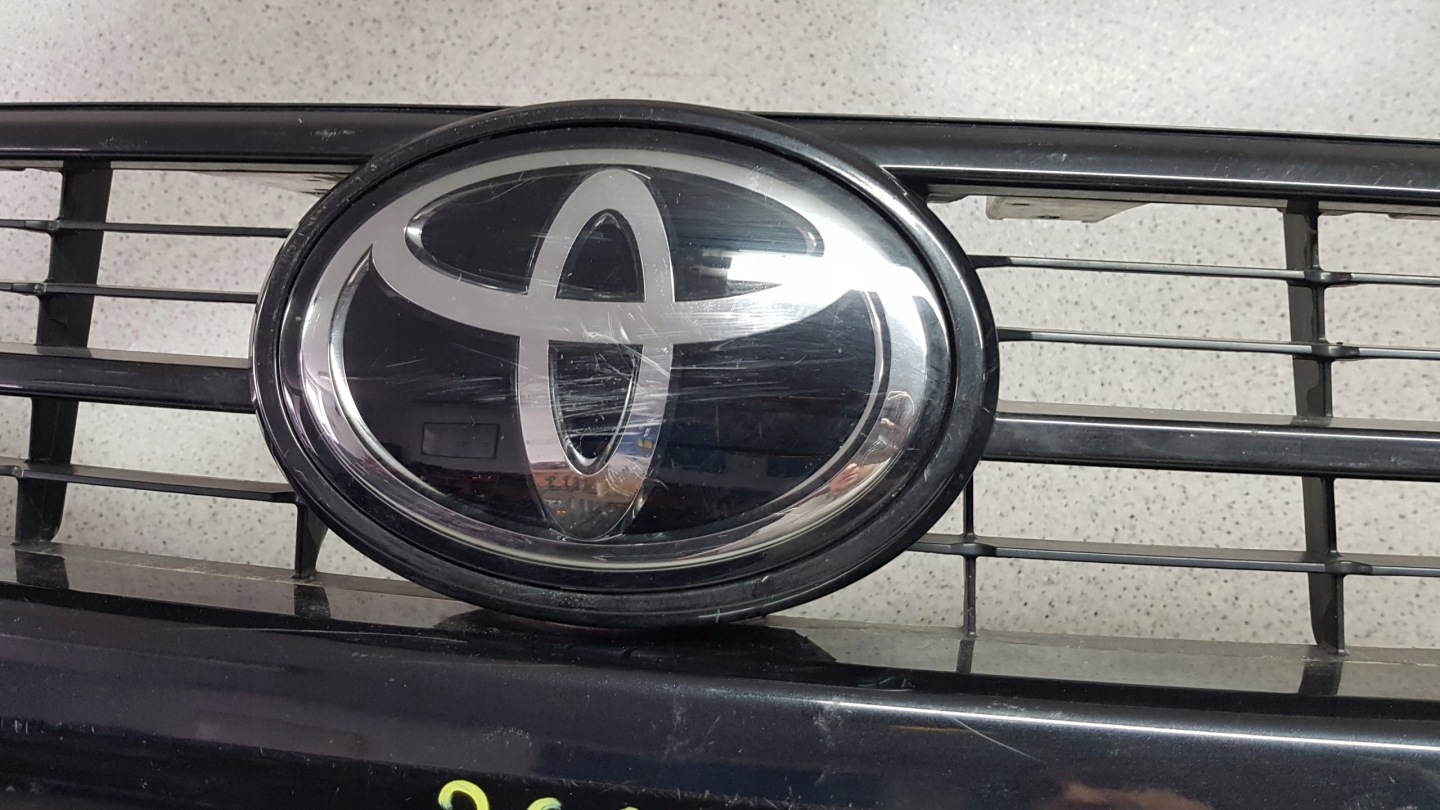 TOYOTA HILUX 2021 - bumper front 2621
