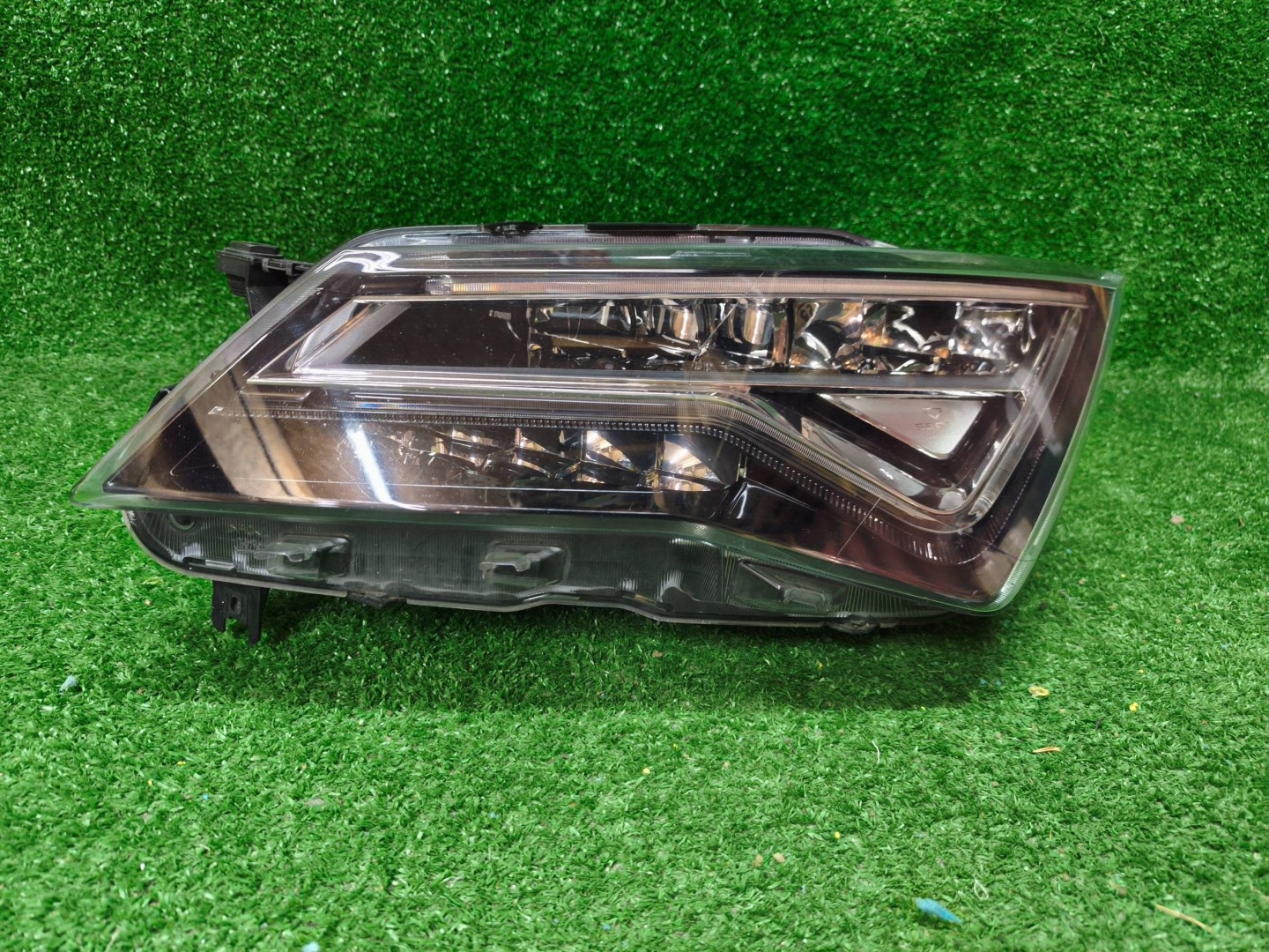 REFLEKTOR left front SEAT ATECA FULL LED 16- NR.R1432