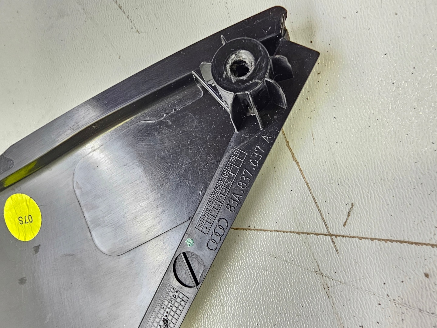 cap door left front AUDI Q3 F3 83A837637A