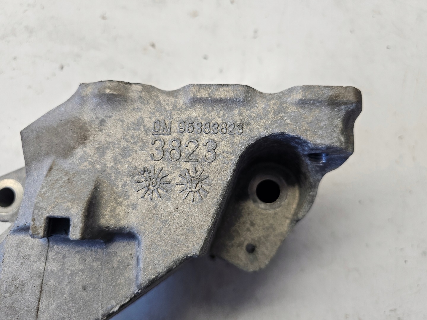OPEL MOKKA X holder holder engine mount 1.4T 95383823