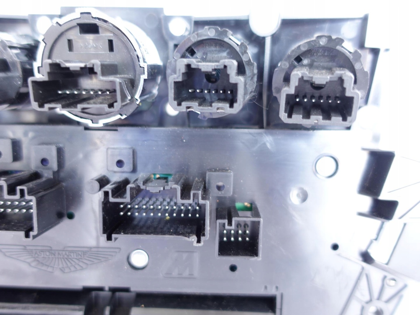 ASTON MARTIN DB11 DBS 16- control panel KLIMY