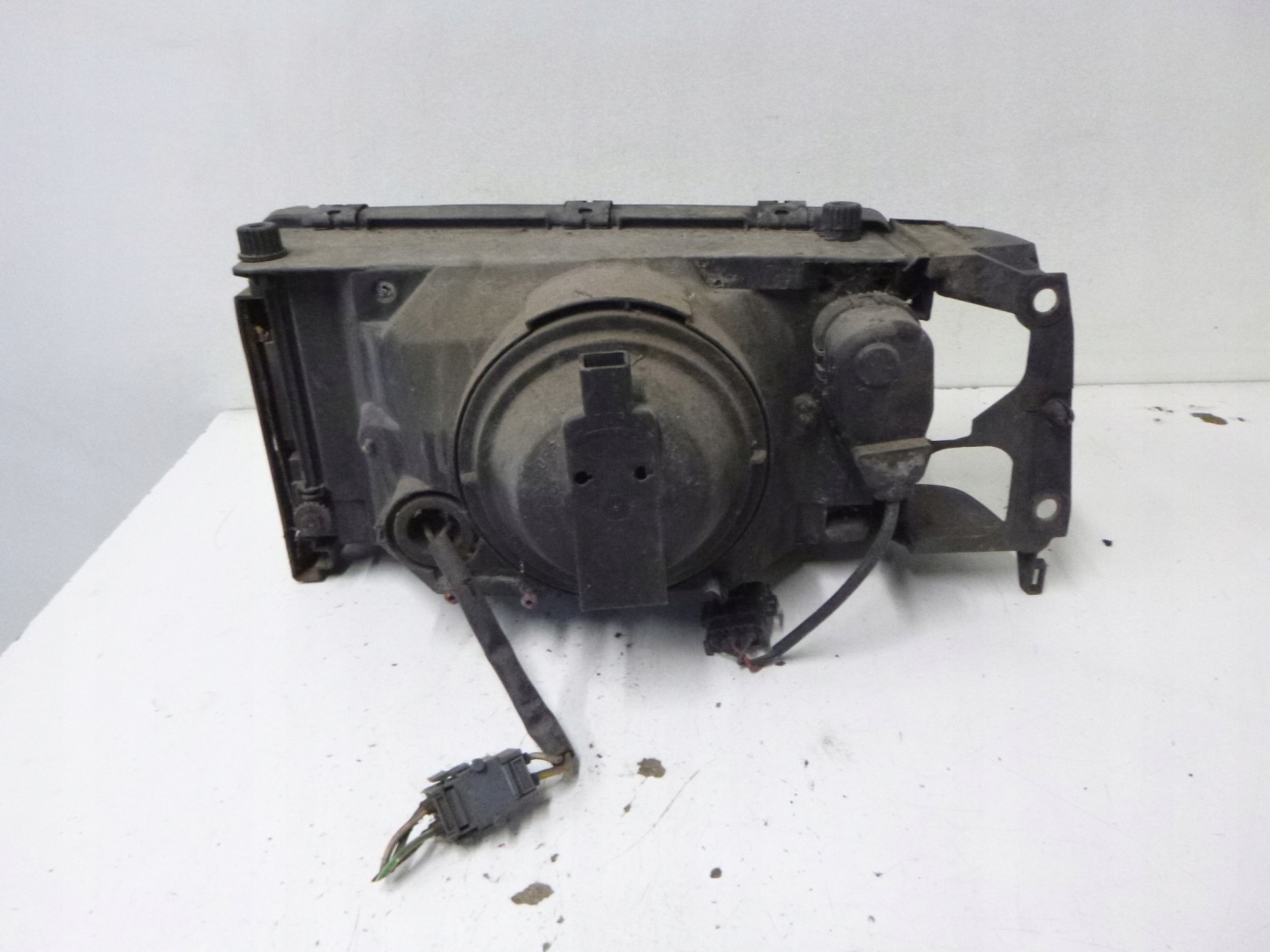 light front Volvo 740 95r.