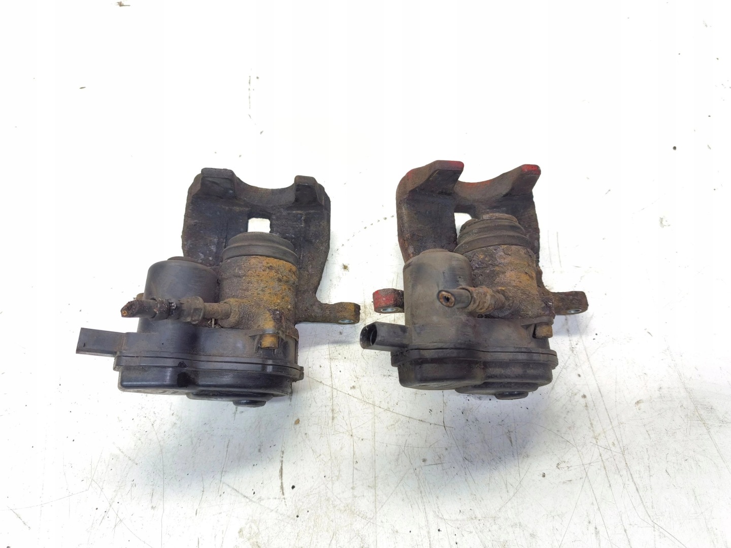 caliper brake electrical right rear part AUDI A4 B8 A5 8T Q5 8R