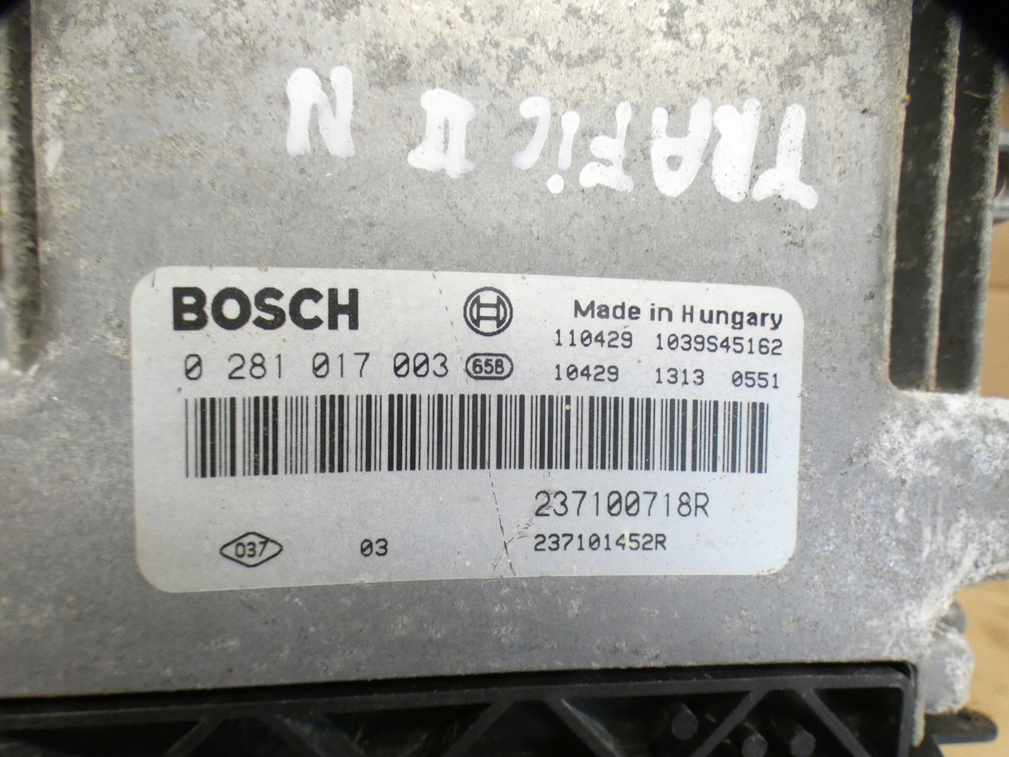 computer control unit of the engine RENAULT TRAFFIC II 0281017003