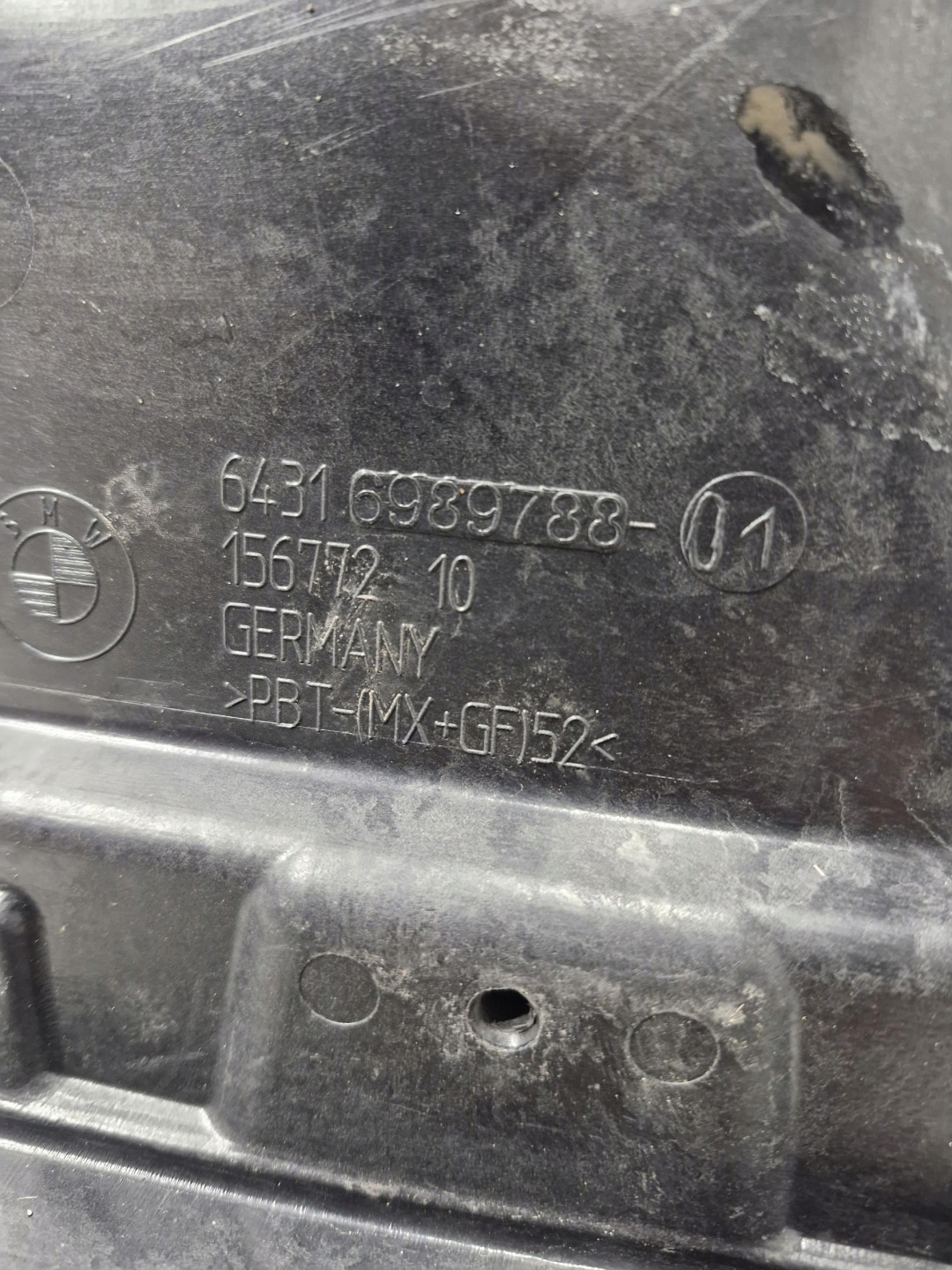 6989788 BMW E81 E82 E87 E88 torpédo obal filtru kabinové