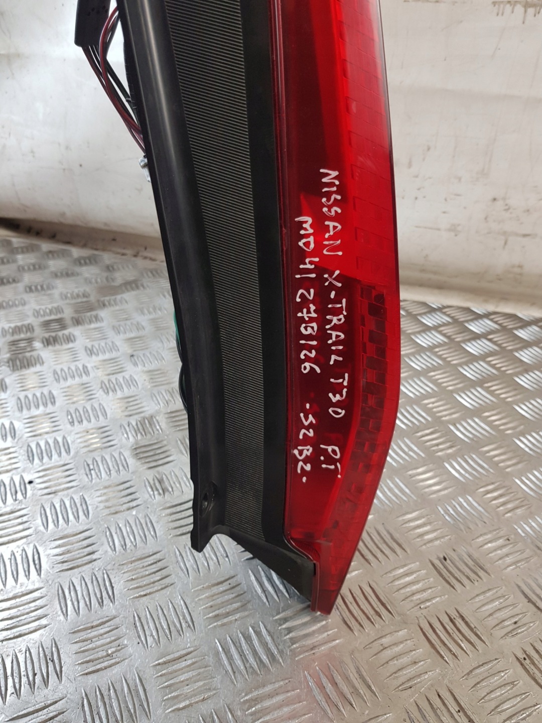 light right rear part NISSAN X-TRAIL T30 EUROPA
