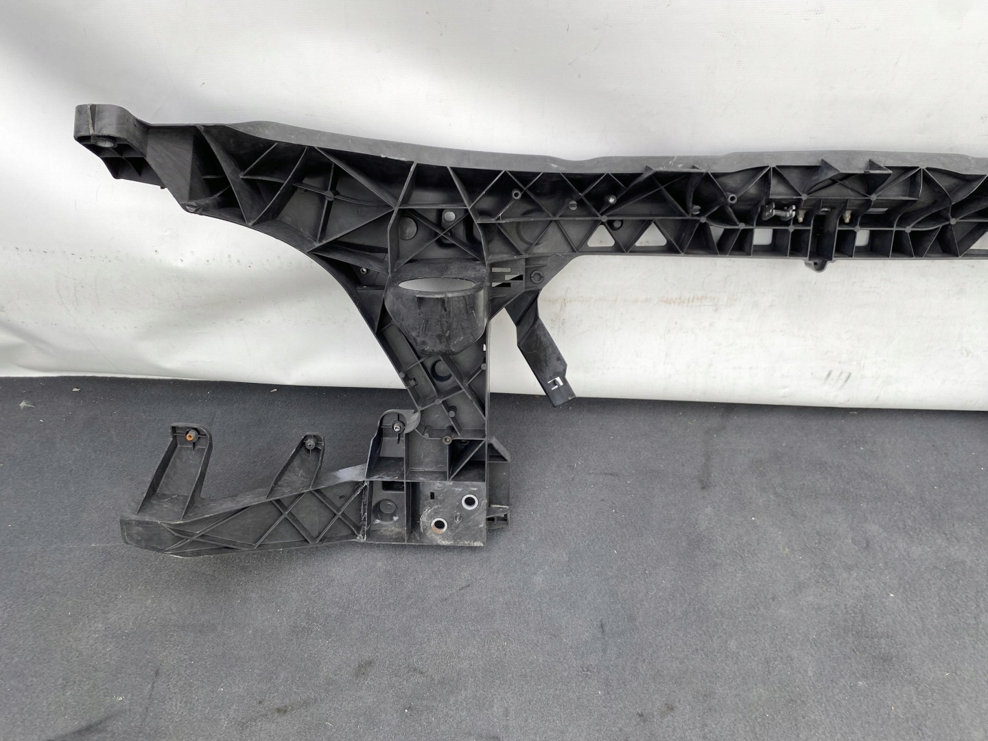 SPRINTER 906 06- pillar iron support panel for radiators 983533198002 original