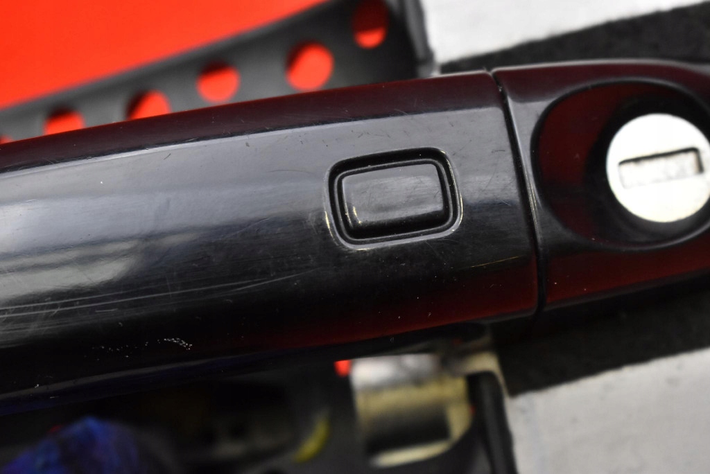 handle left front front black 8U1837885 AUDI Q3 8U 11-14