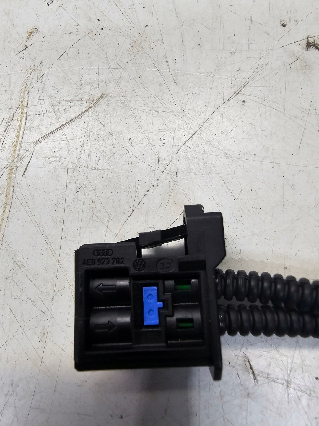 KABEL SWIATLOWOD AUDI A4 A5 A6 A7 Q5 4E0973702