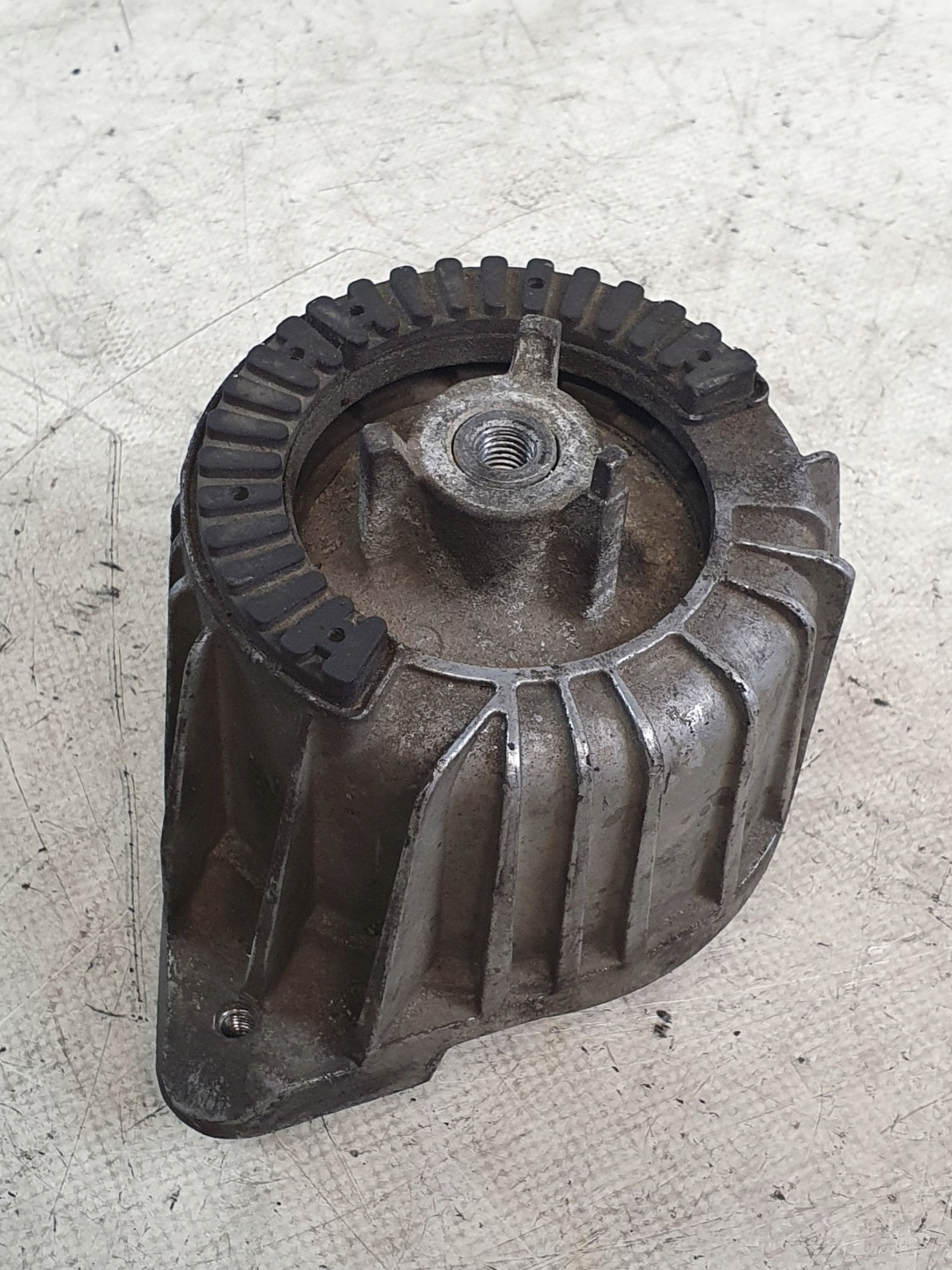 engine mount left MERCEDES W212 2.2CDI 10r.