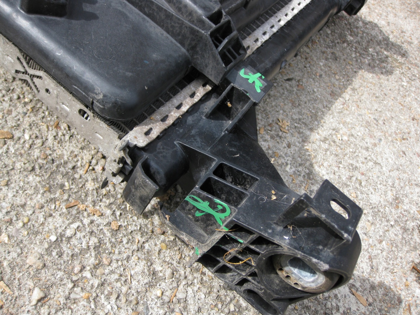 RENAULT MASTER III LIFT 2.3 DCI Radiatore / Raffreddatore 214106556R