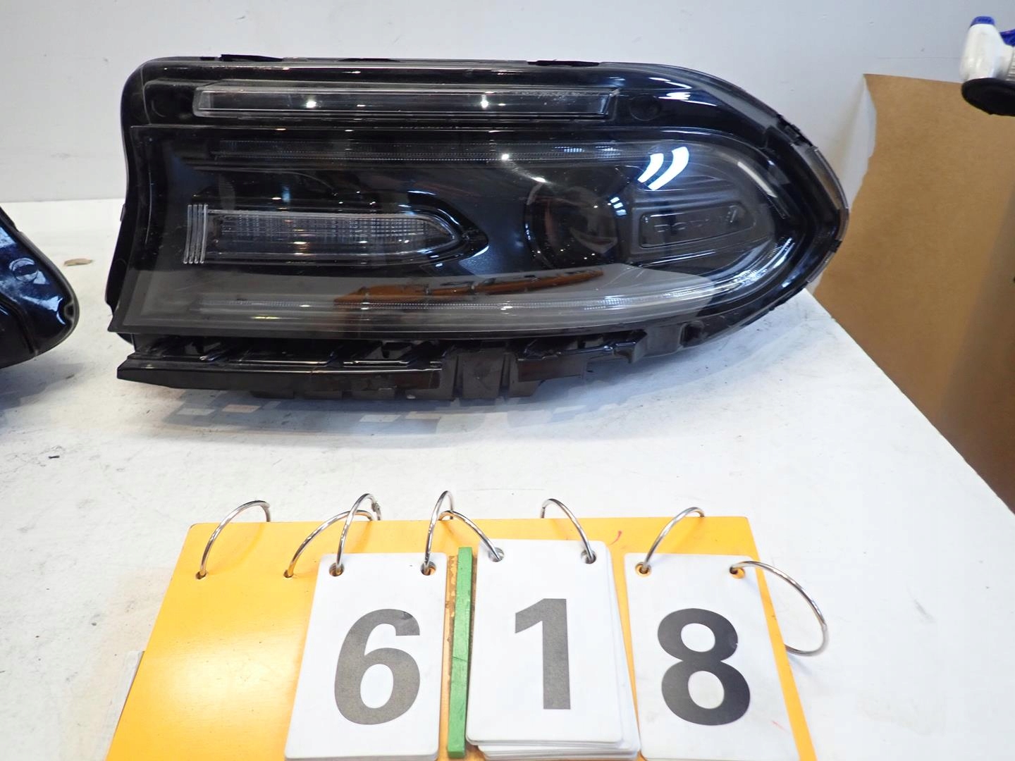 light front front left DODGE CHARGER 2015- XENON 00190767