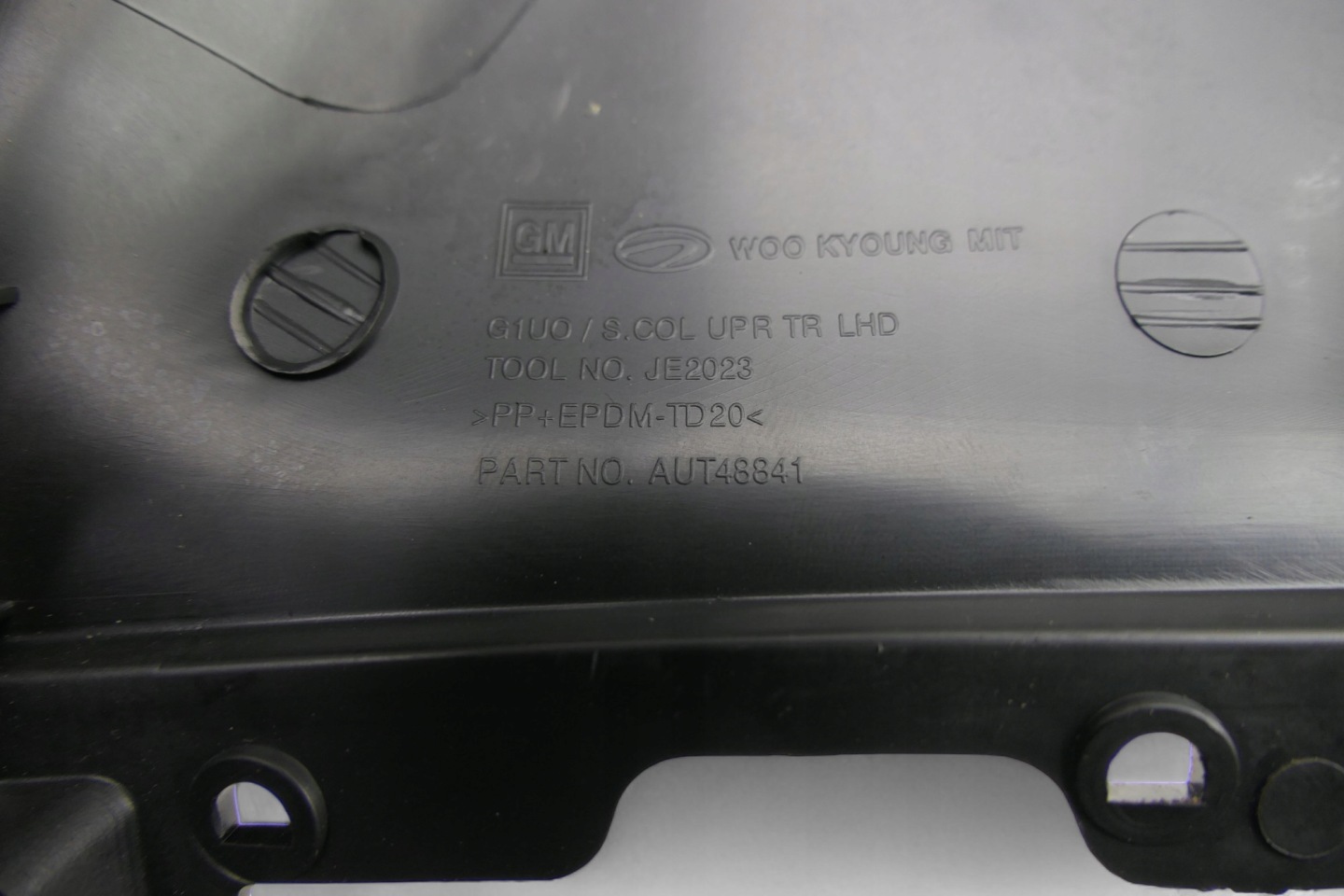 obal kryt volantu OPEL MOKKA a AUT48841