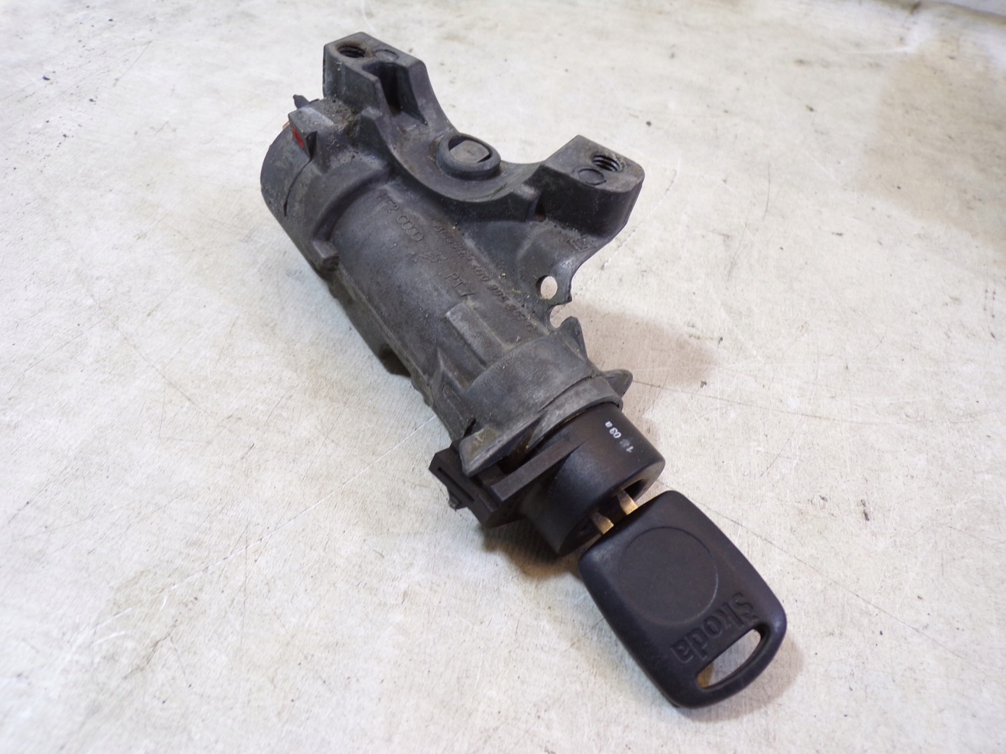 Montaggio STARTOWY SKODA FABIA 1 e 1.2 03E906033F