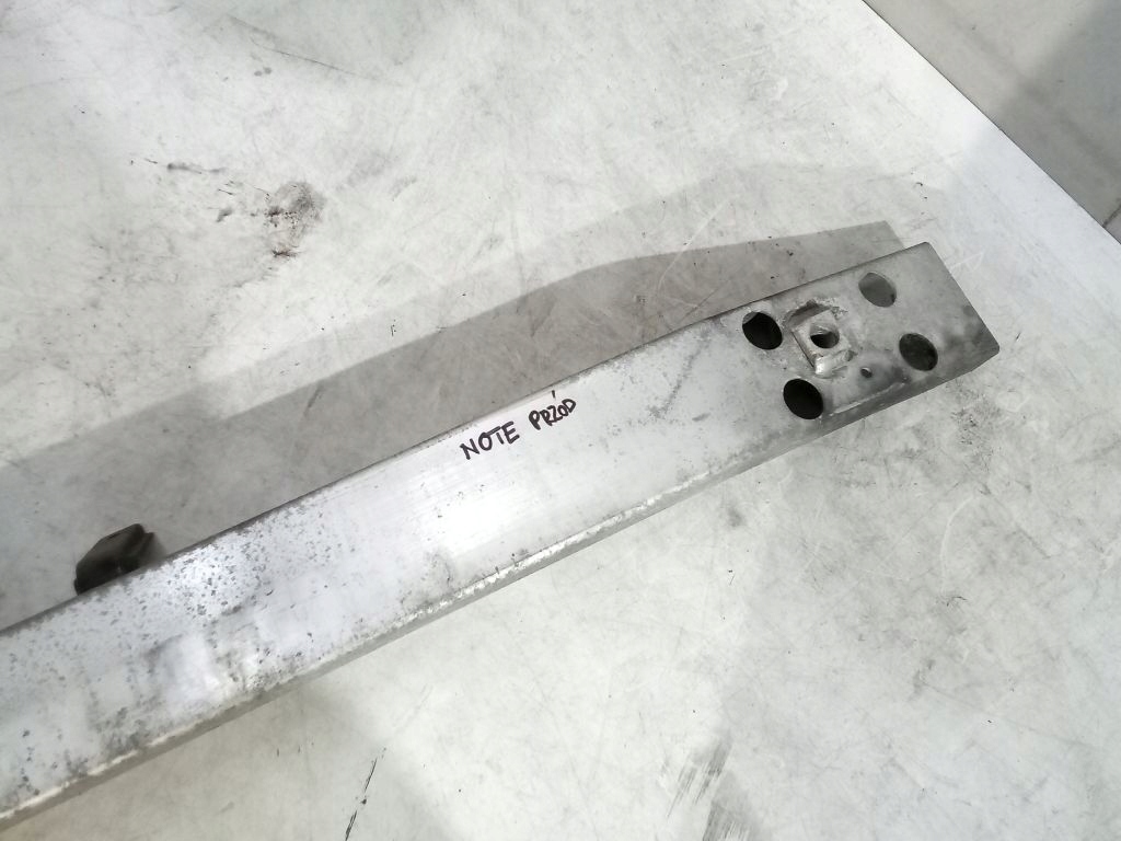 Nissan Note and sider below bumper front