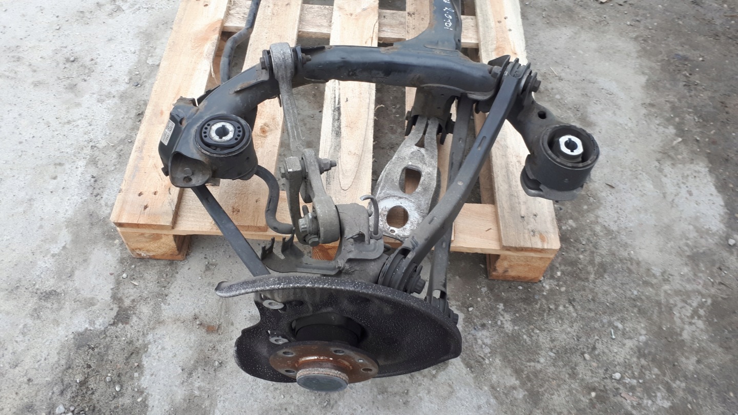 A4 B9 8W sider sususpension rear. axle beam A5 8W