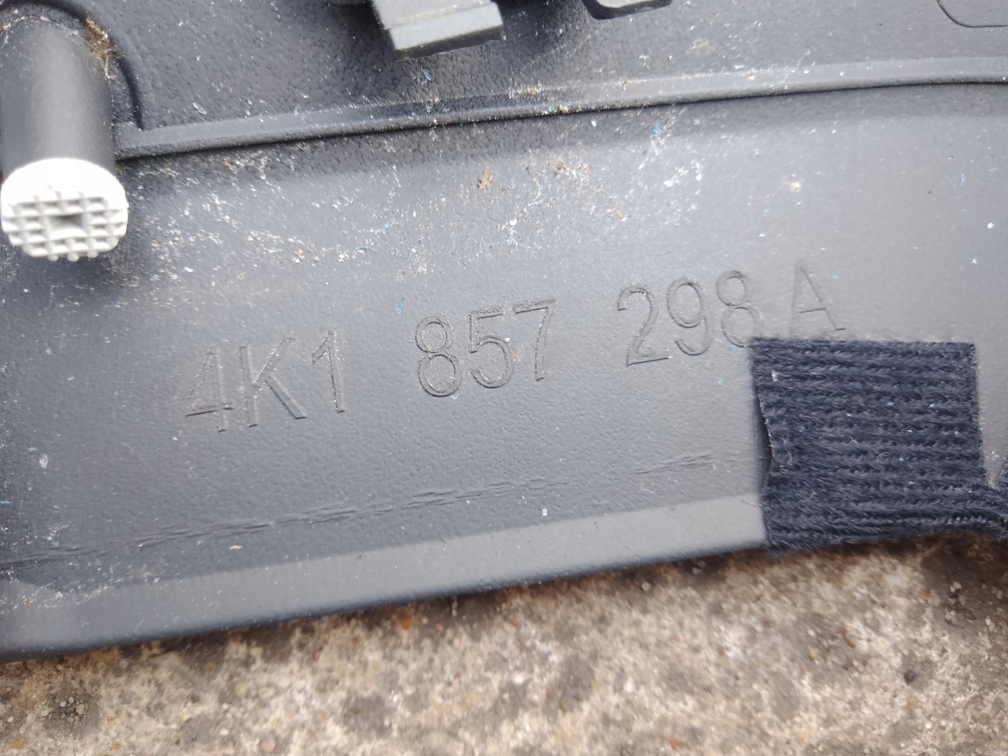 lista fedél táblák AUDI A6 C8 4K1857298A