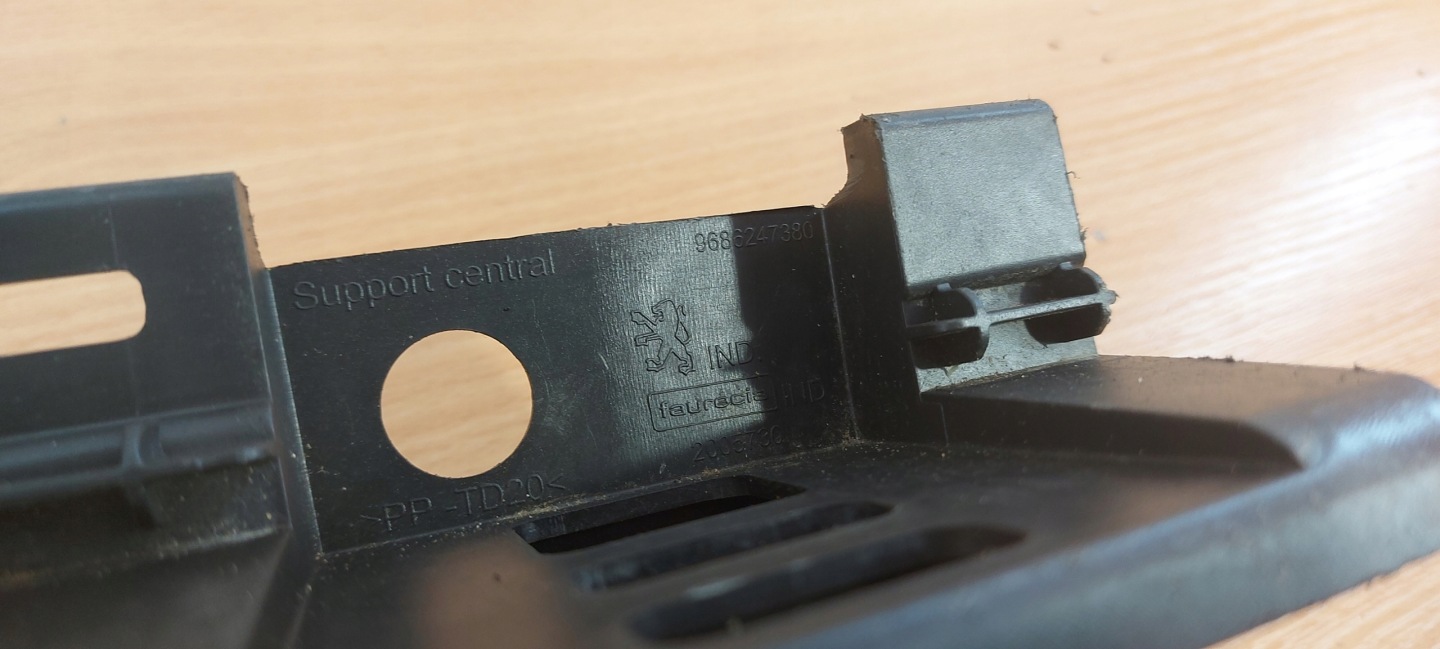 PEUGEOT 5008 SUPPORT MONTAGE PARE-CHOCS ARRIÈRE SUPPORT PLAQUE CONSOLE