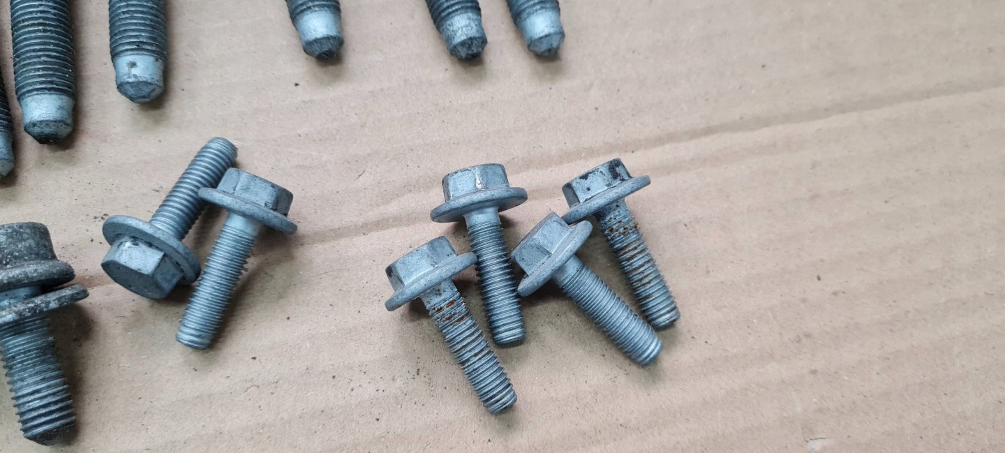 A5 8W screws springing SANEK axle beam KOLYSKI siders front A4 B9 8W
