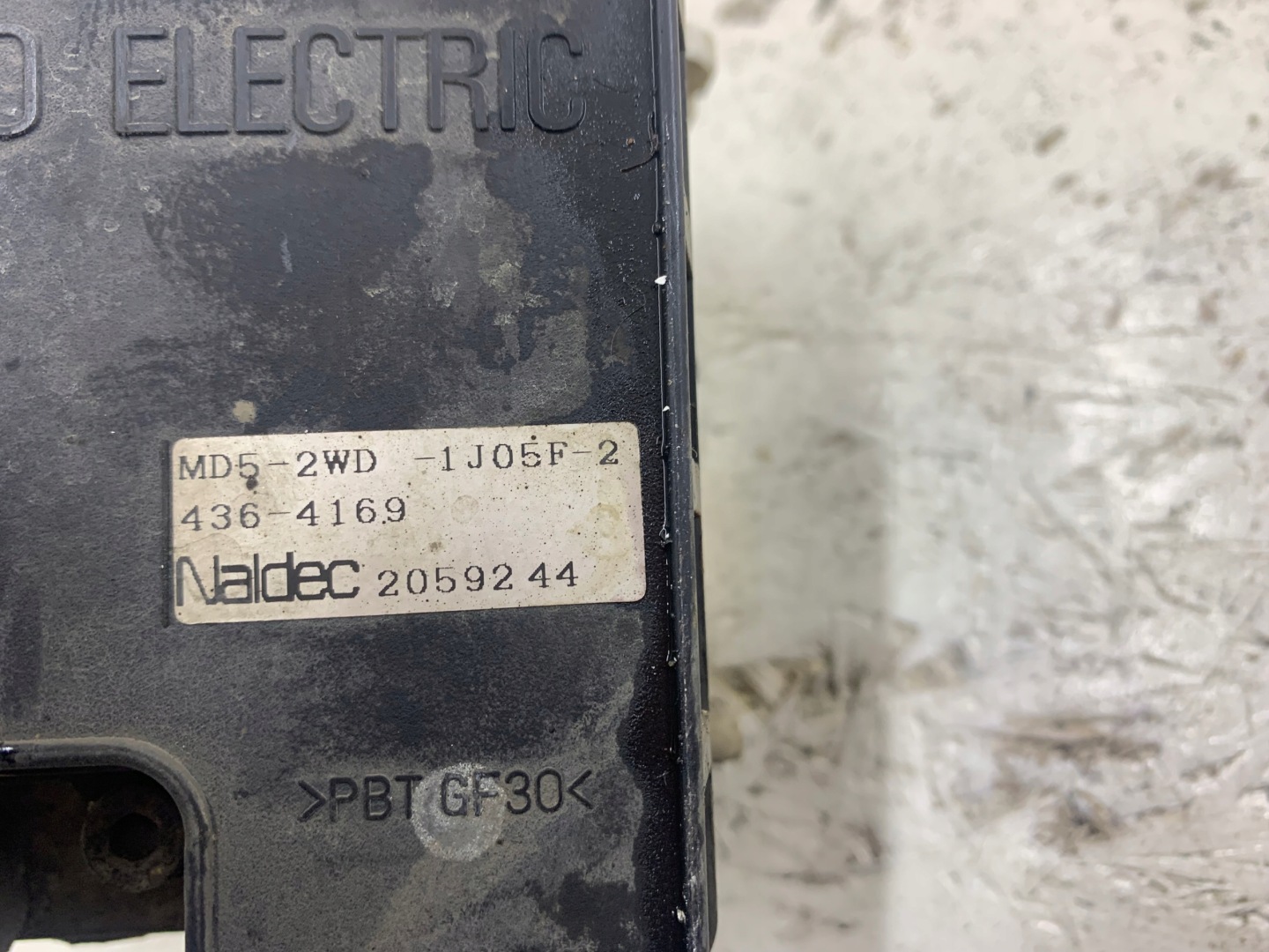 MAZDA 323F BJ Servofreno ABS B25F437A0