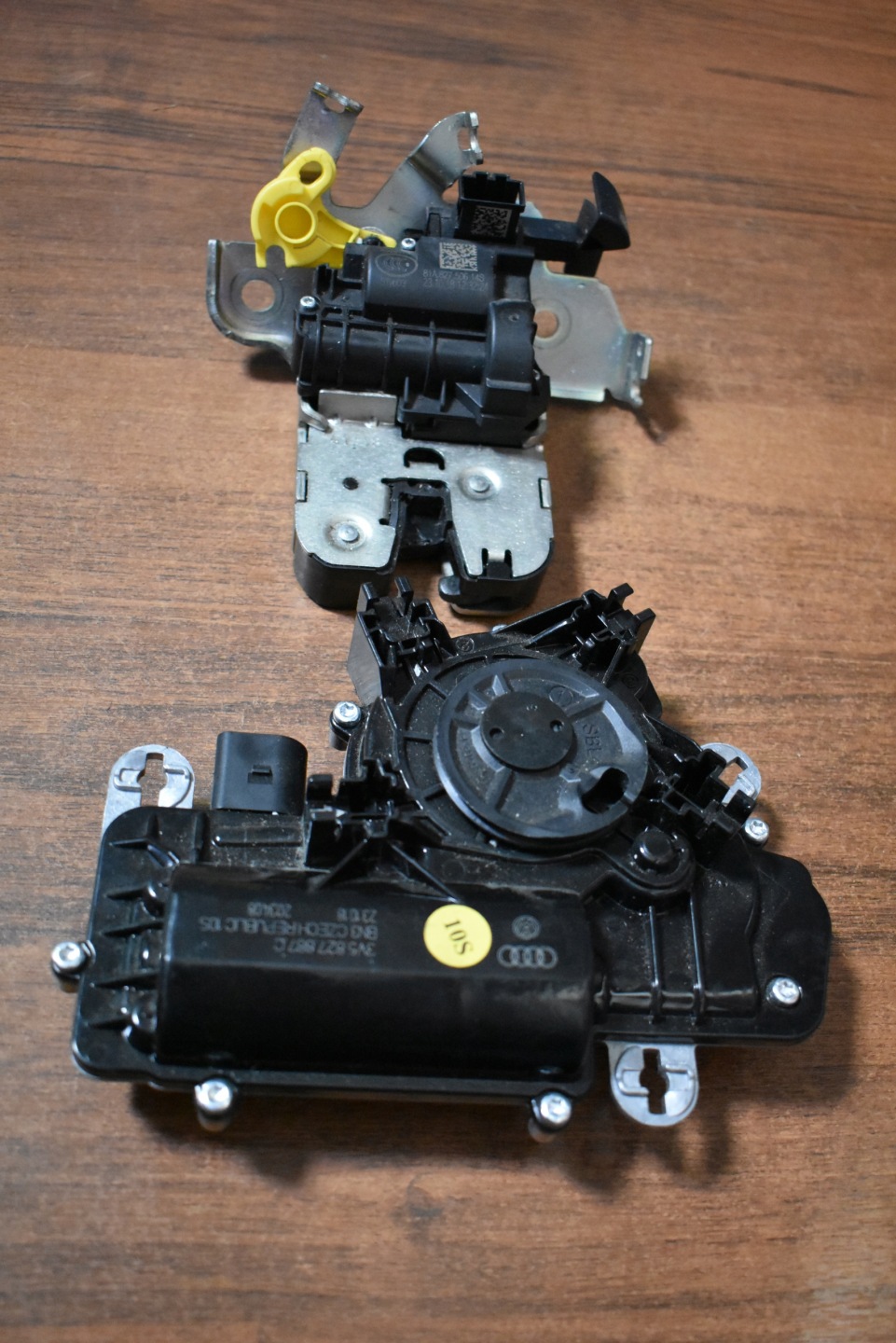 IDEALNY lock DOCIAG bonnet rear part AUDI Q7 4M 1