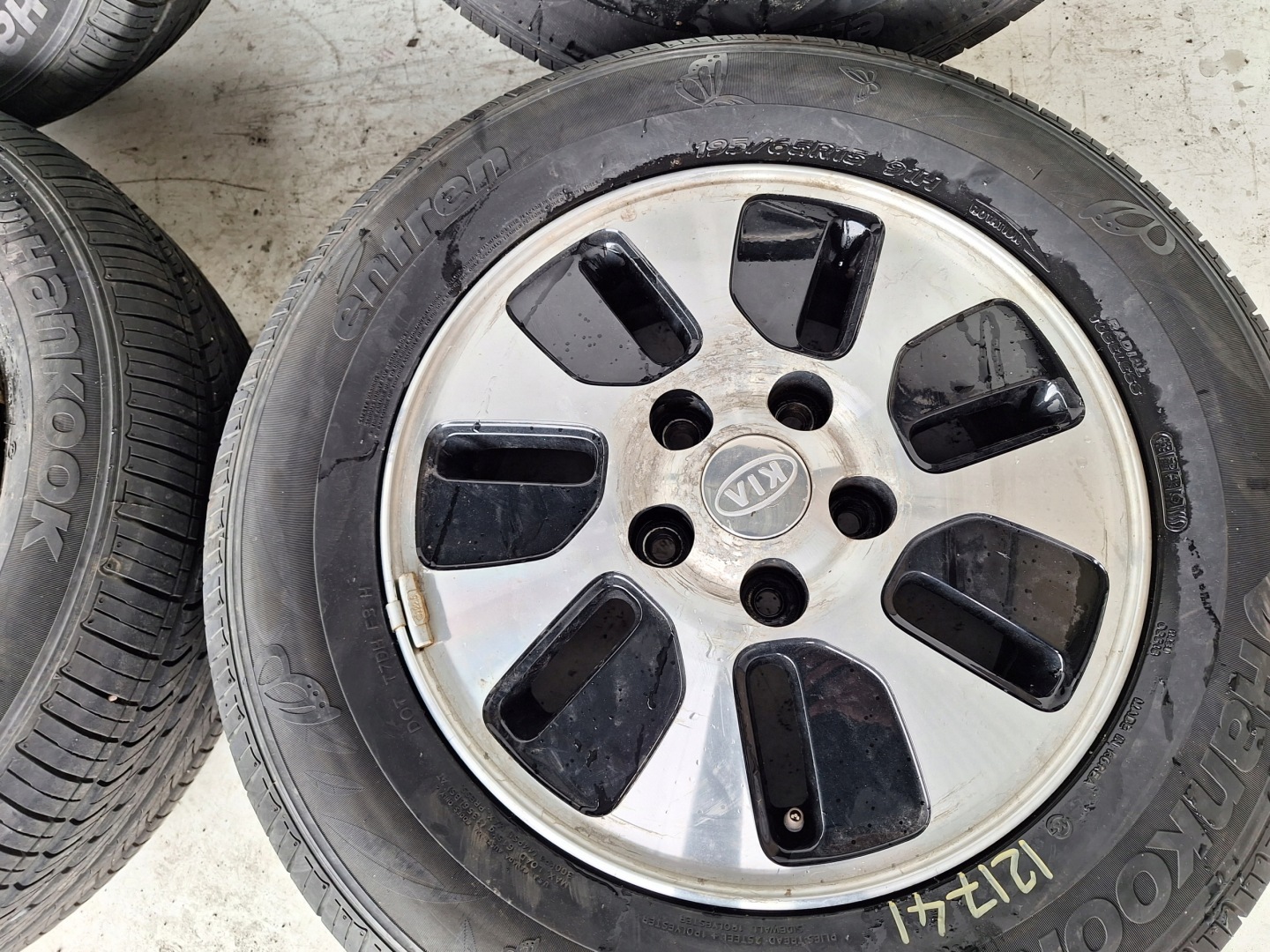 KIA FORTE CERATO 09-12 discs + tyres 195/65 15