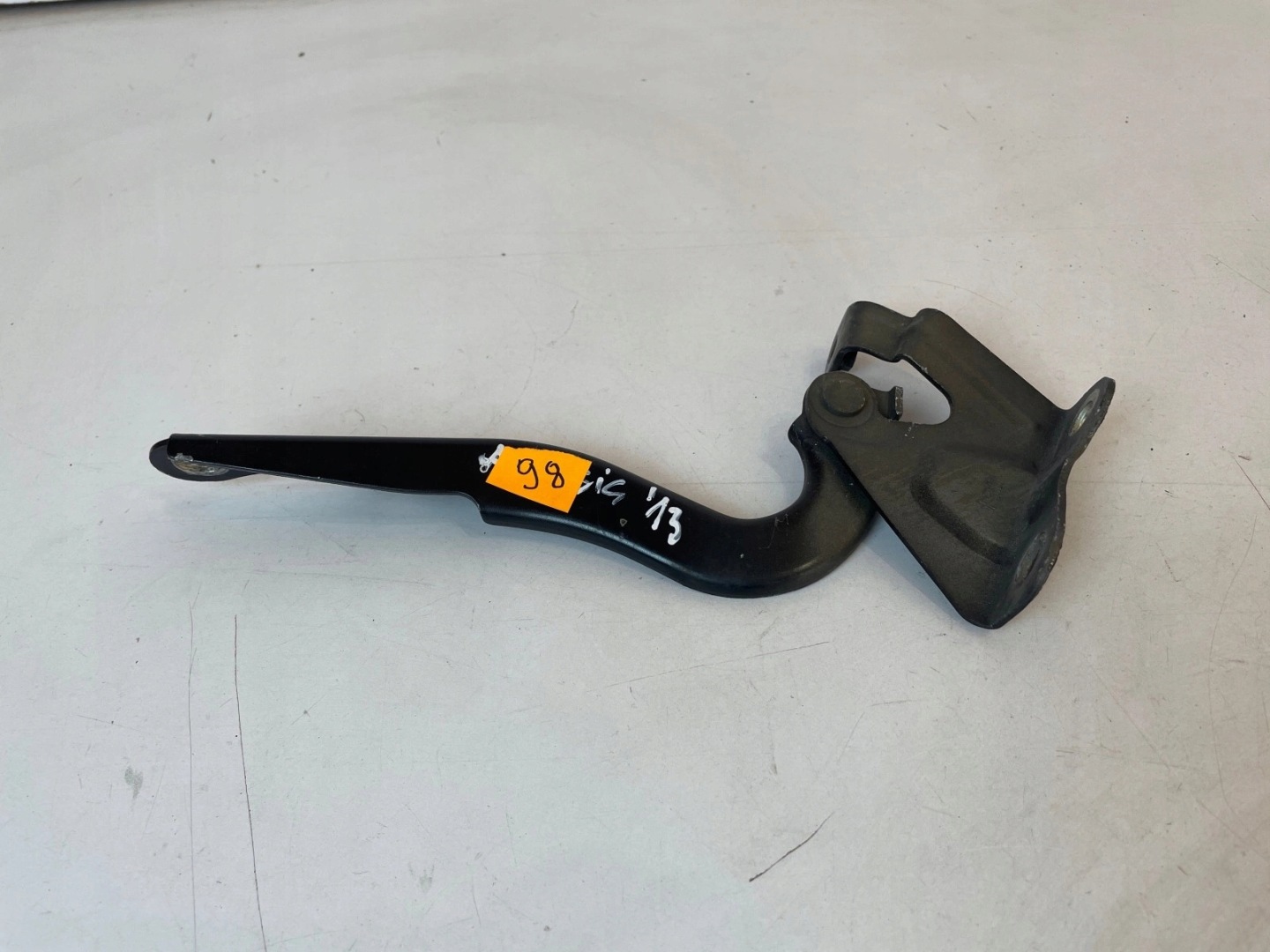 hinge bonnets front front left Toyota Avensis T27 lift