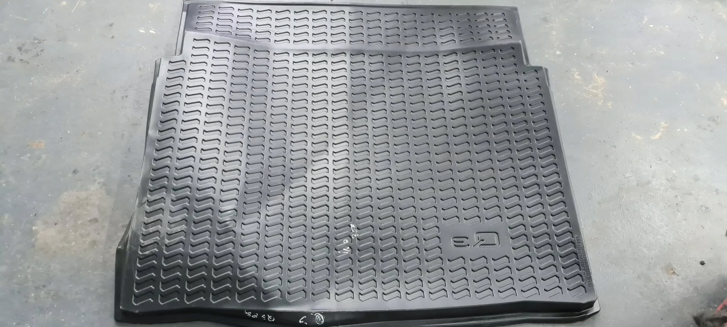 Q3 83A boot mat rubber rear part mats 83A061180
