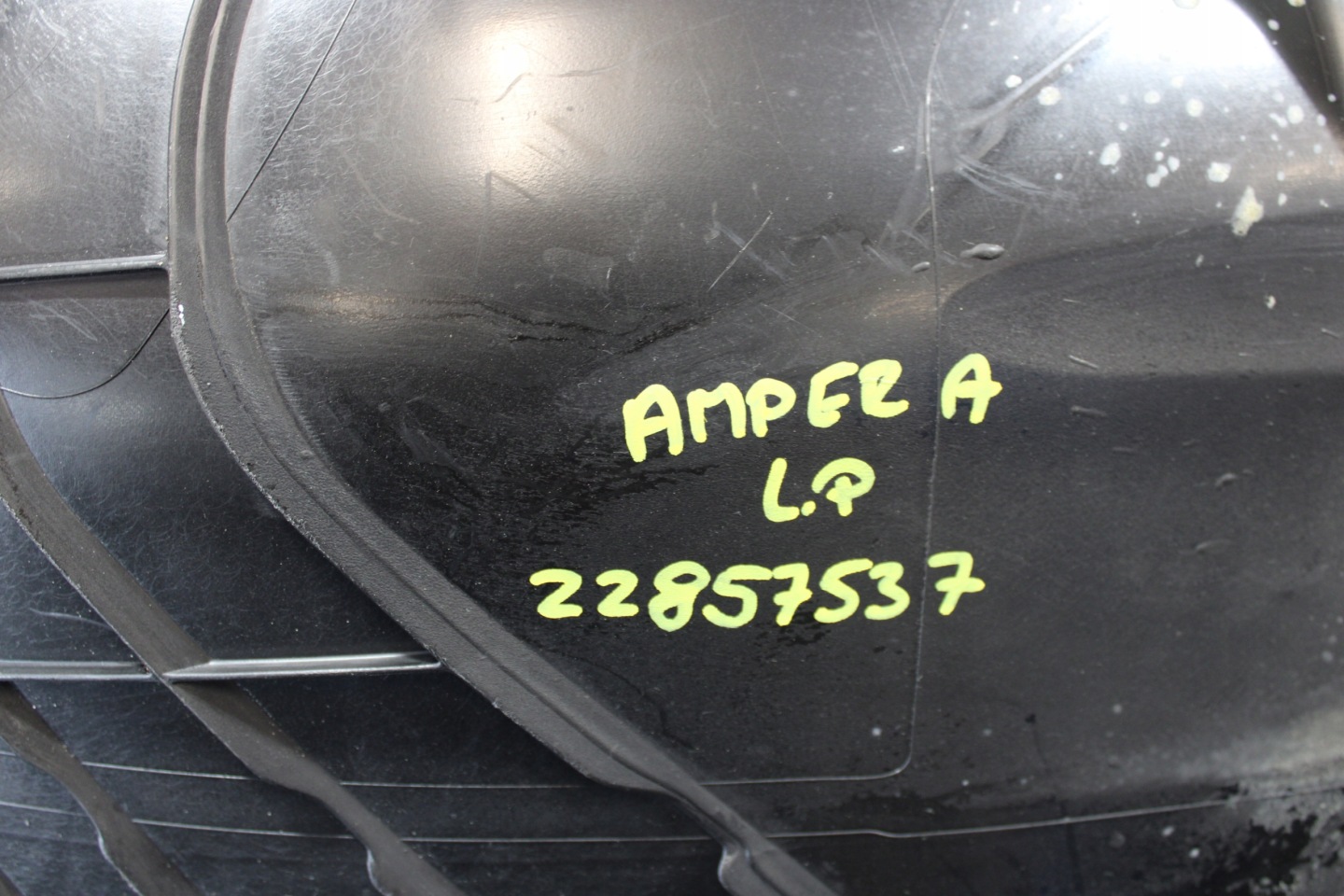 podblatník levý předek 22857537 OPEL AMPERA