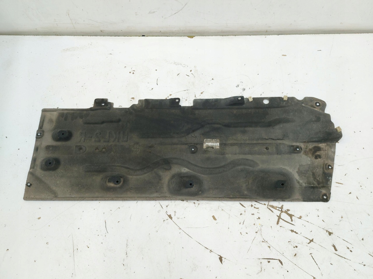 BMW U06 200i 1.5TB cover chassis right