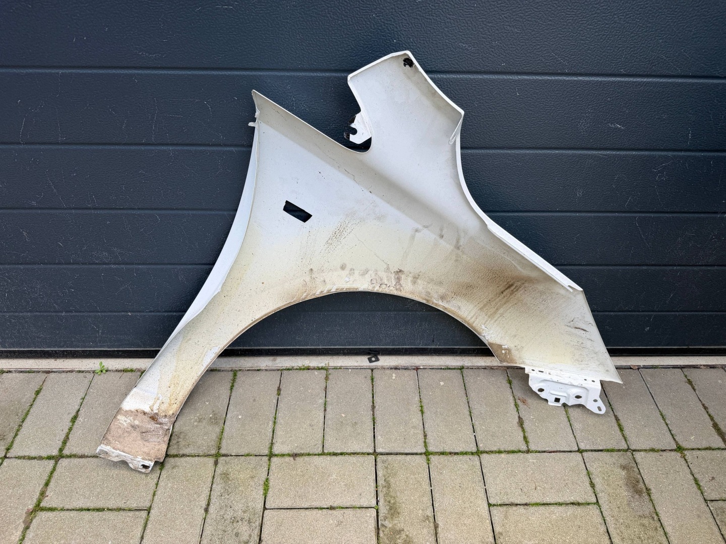 Opel Corsa E 14- fender left front front B ladny