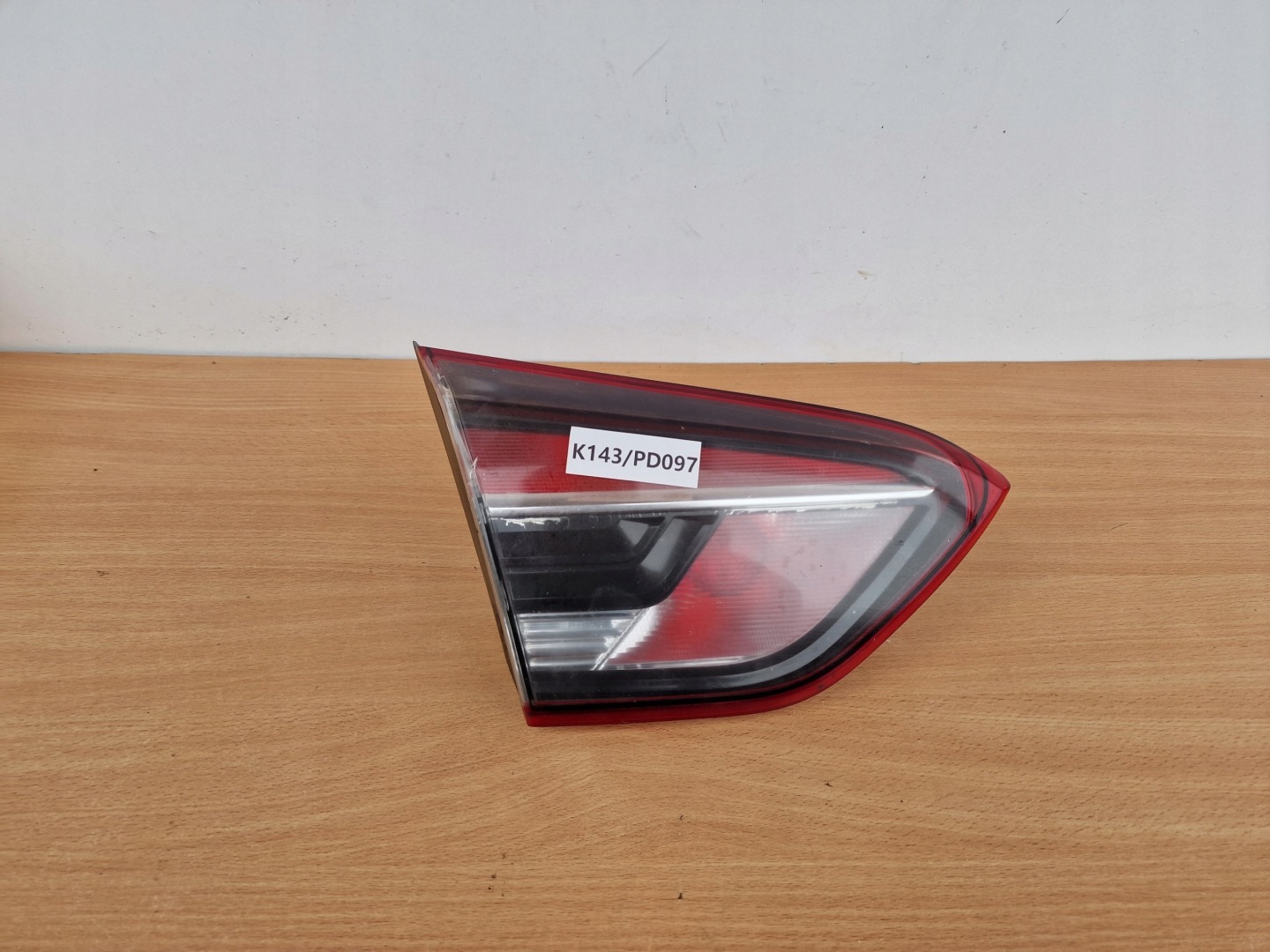 OPEL CROSSLAND X left light to the bonnet rear part inner