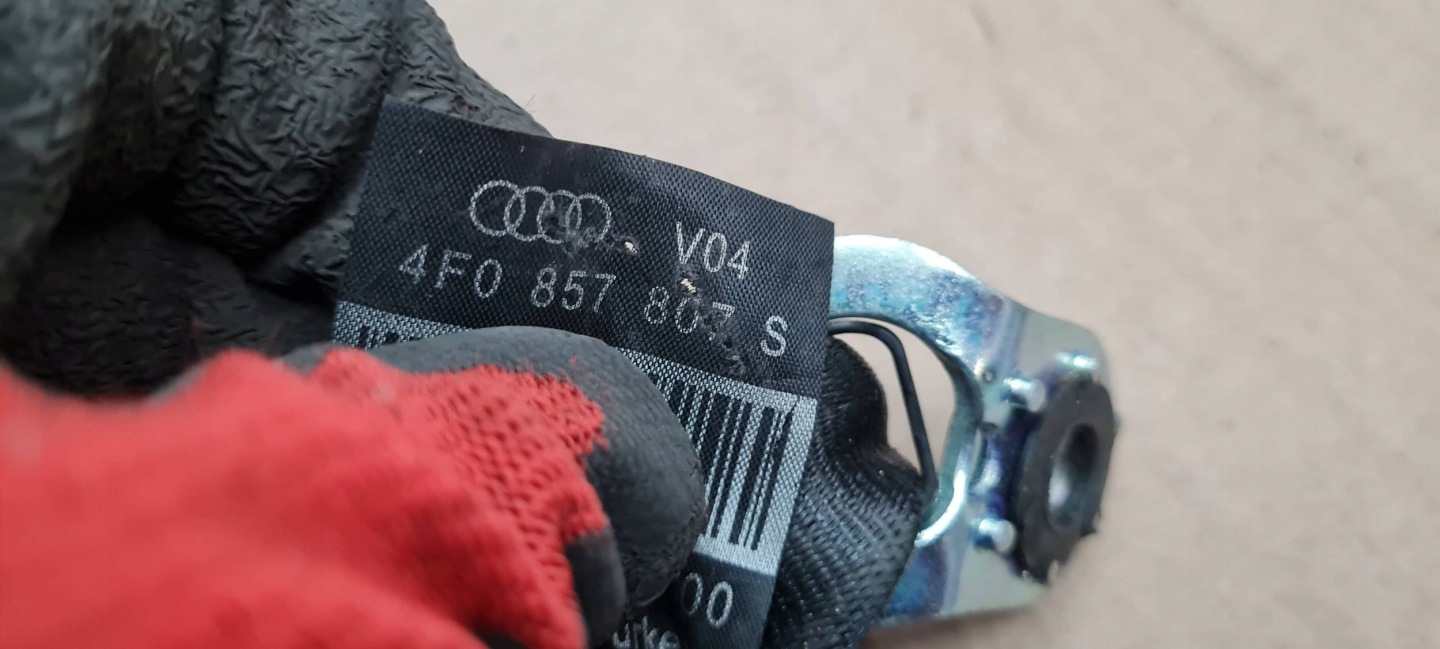 A6 C6 LIFT Gurten Sicherheits mitte KANAPY OPARCJA 4F0857807S
