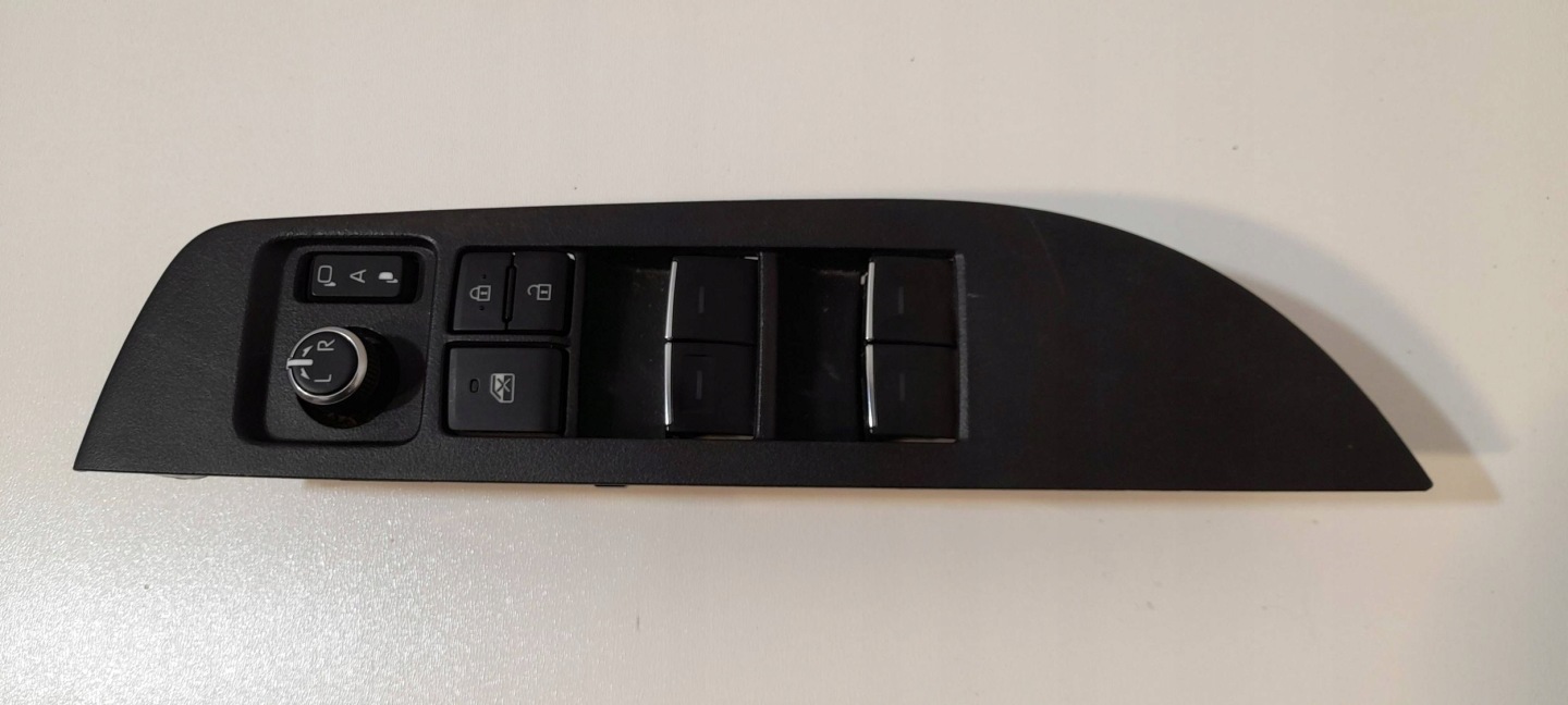 Toyota Corolla E21 Panel of the window front left 8404002160 (PS83)